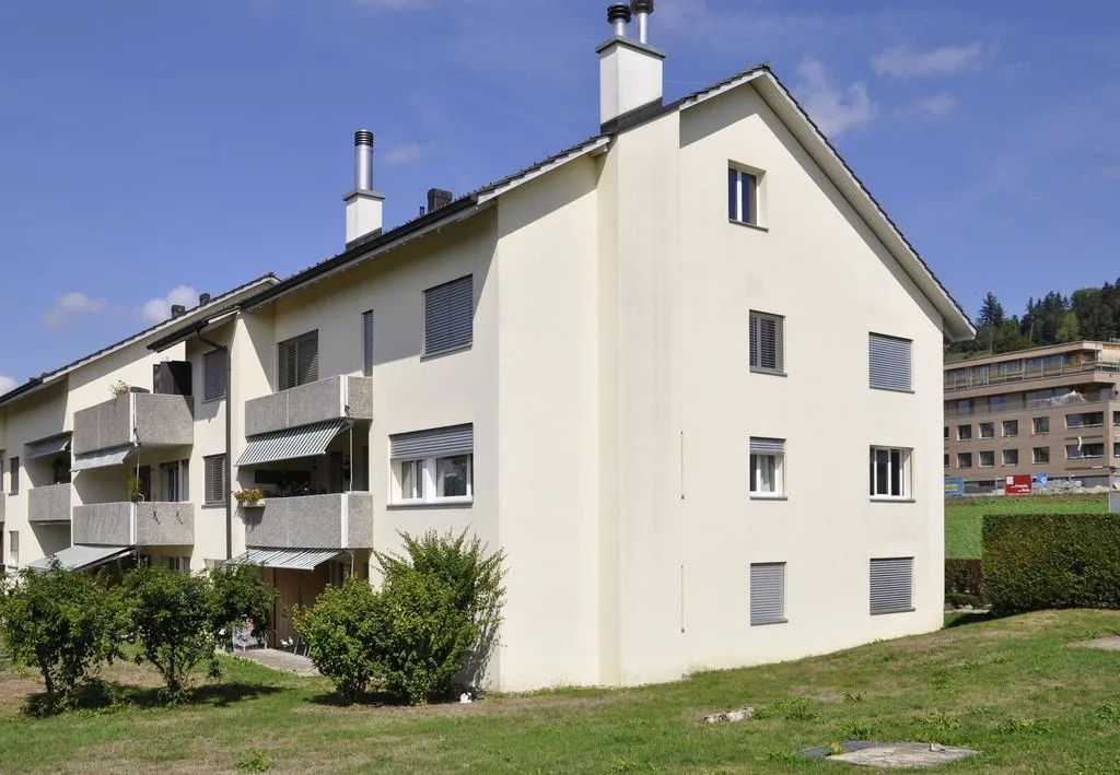 HELL MIT GARDEROBE, DUSCHE UND SAUNA
