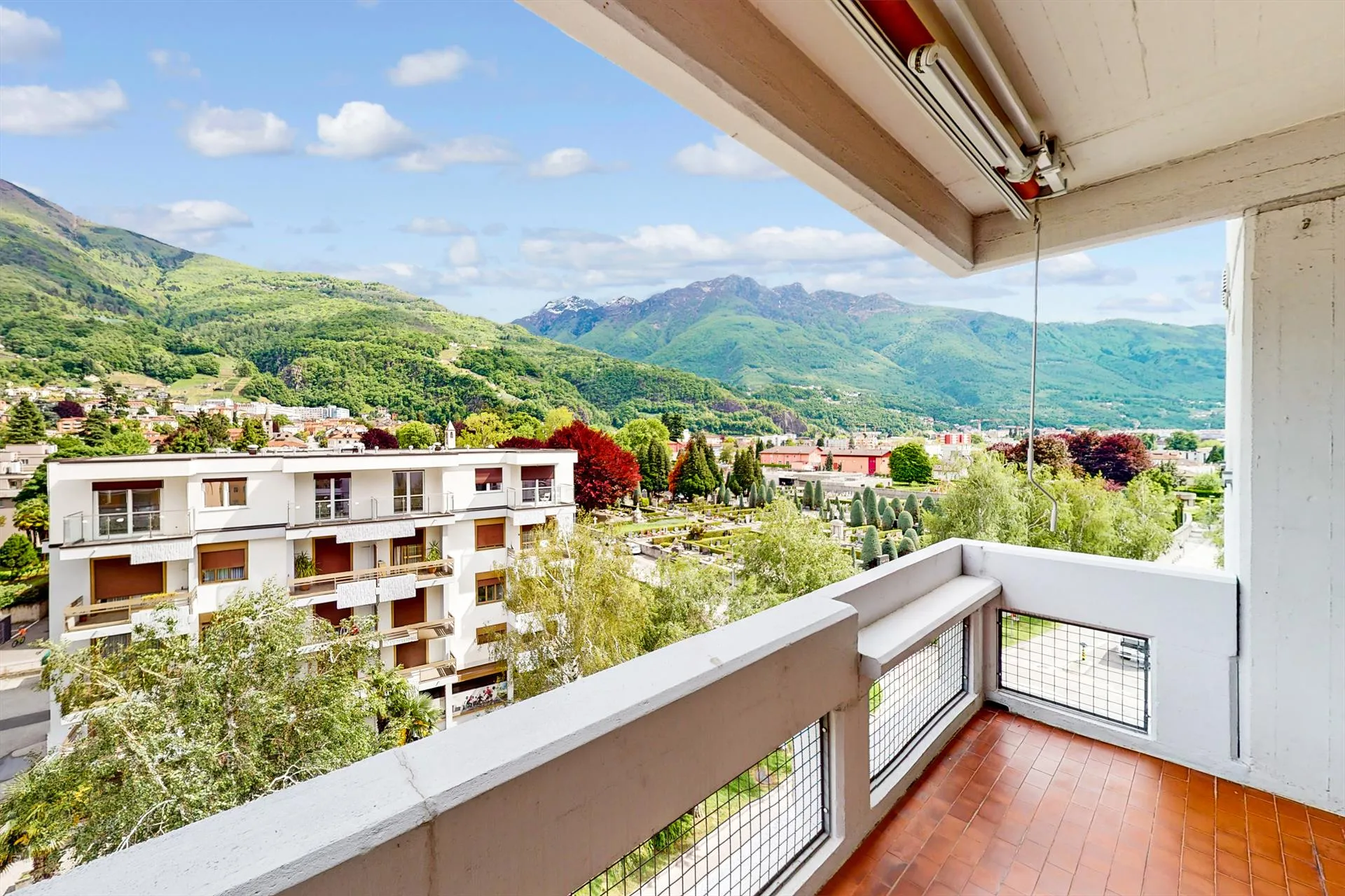 Pratico 3.5 locali con vista