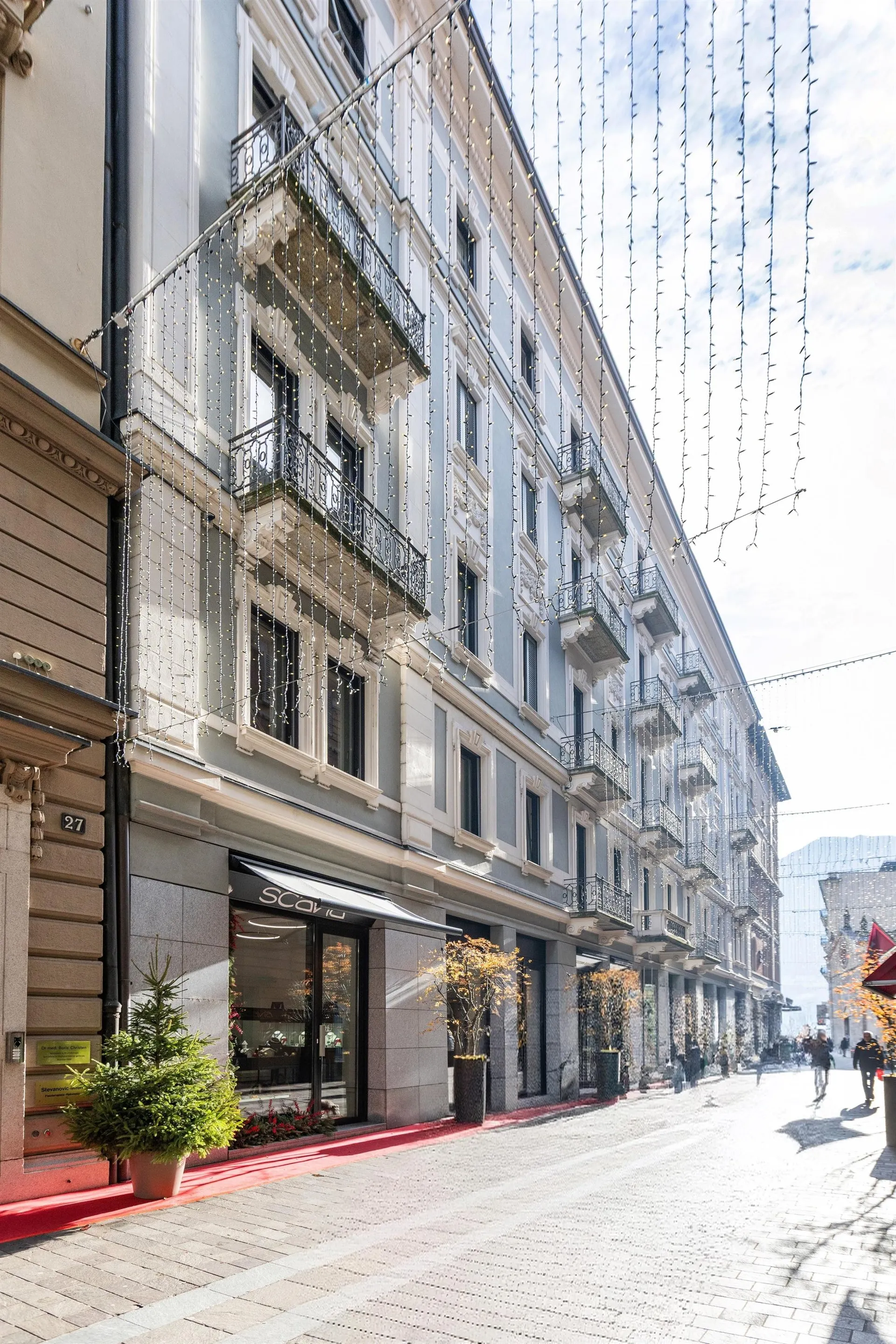 5 LOCALI  IN STABILE D'EPOCA NEL CUORE DI LUGANO