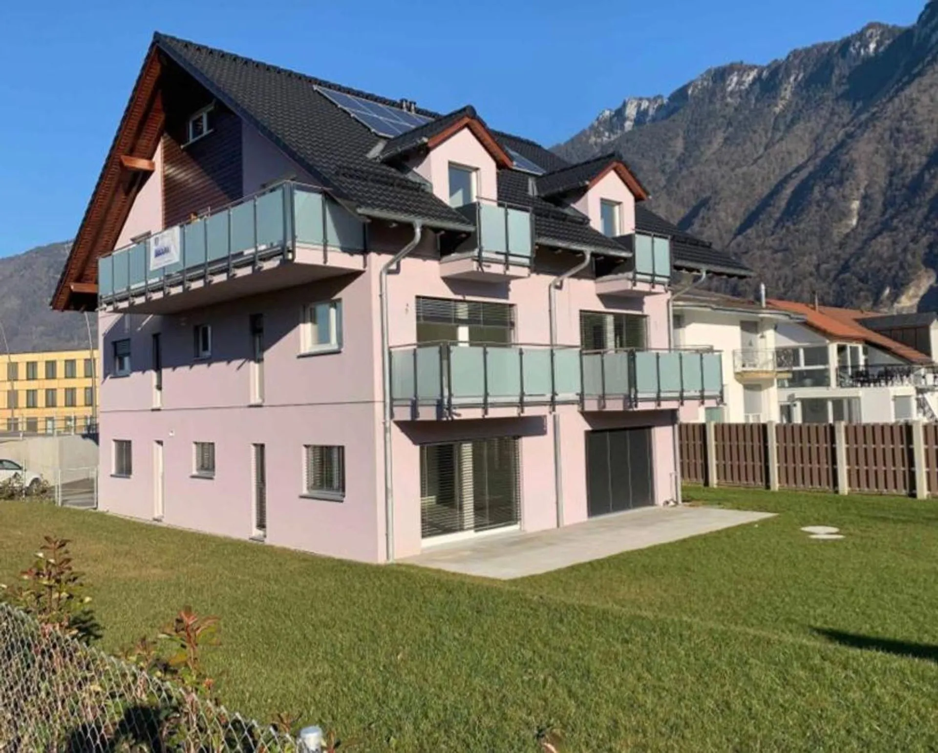 Superbe appartement de 2.5 pièces au premier étage à côté de l'hôpital