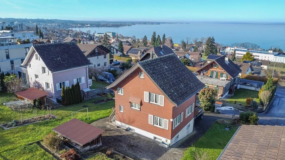 801 m² Grundstück mit Einfamilienhaus und Seesicht