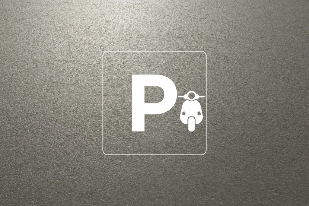 Überdachter Roller-/Motorstellplatz zu vermieten
