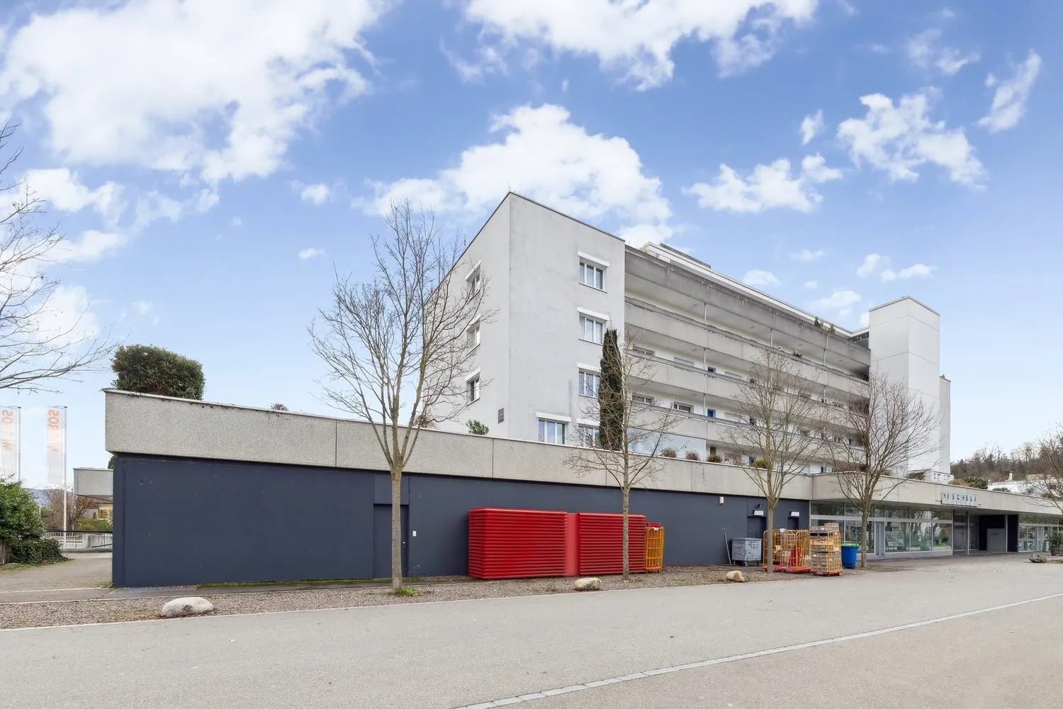 Einstellplätze im Mischeli-Center zu vermieten