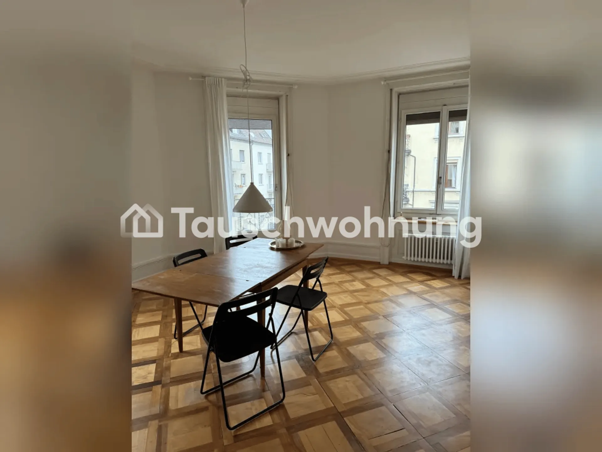 4 Zimmer Altbau Bijoux mit Balkon in Wiedikon