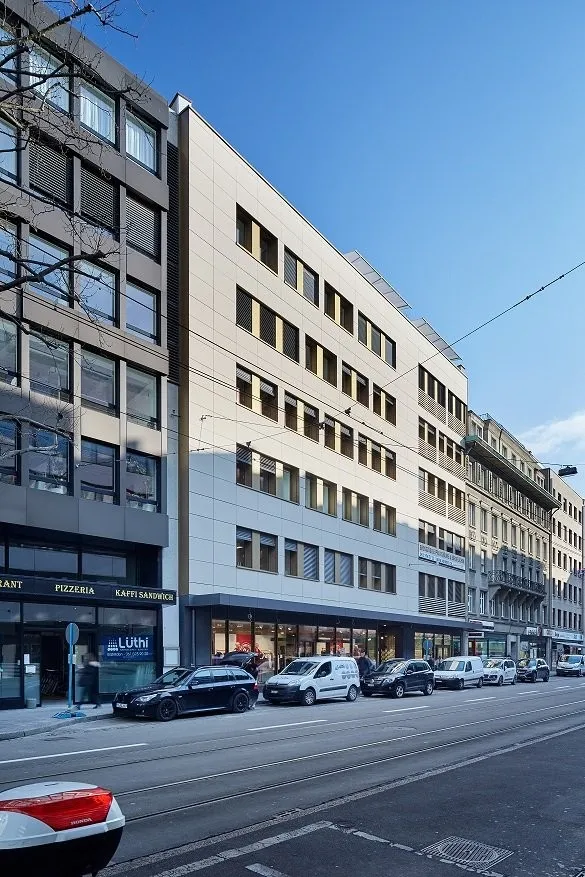 Praxis oder Büroraum (35m2 - 125m2) zwischen Bankverein und Aeschenplatz