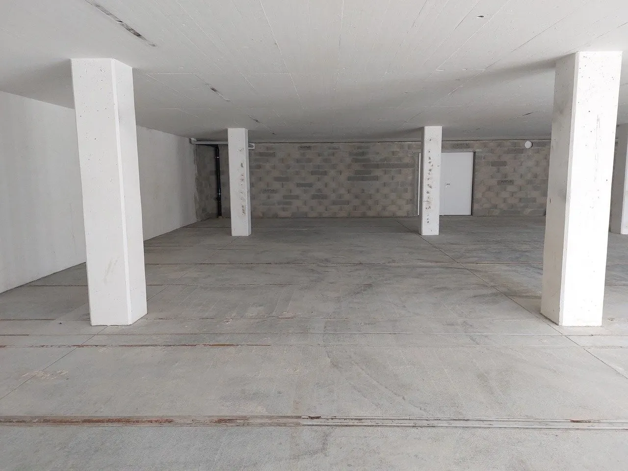 NOUVEAU - Dépôt de 143m2 - Préverenges
