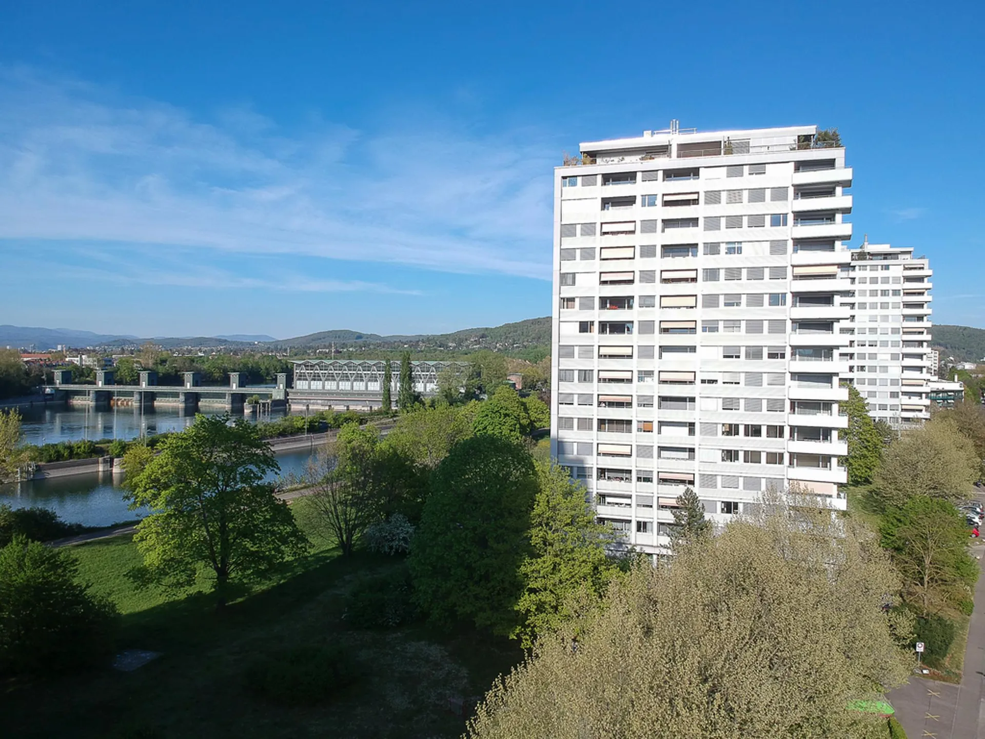 4-Zimmerwohnung am Rhein