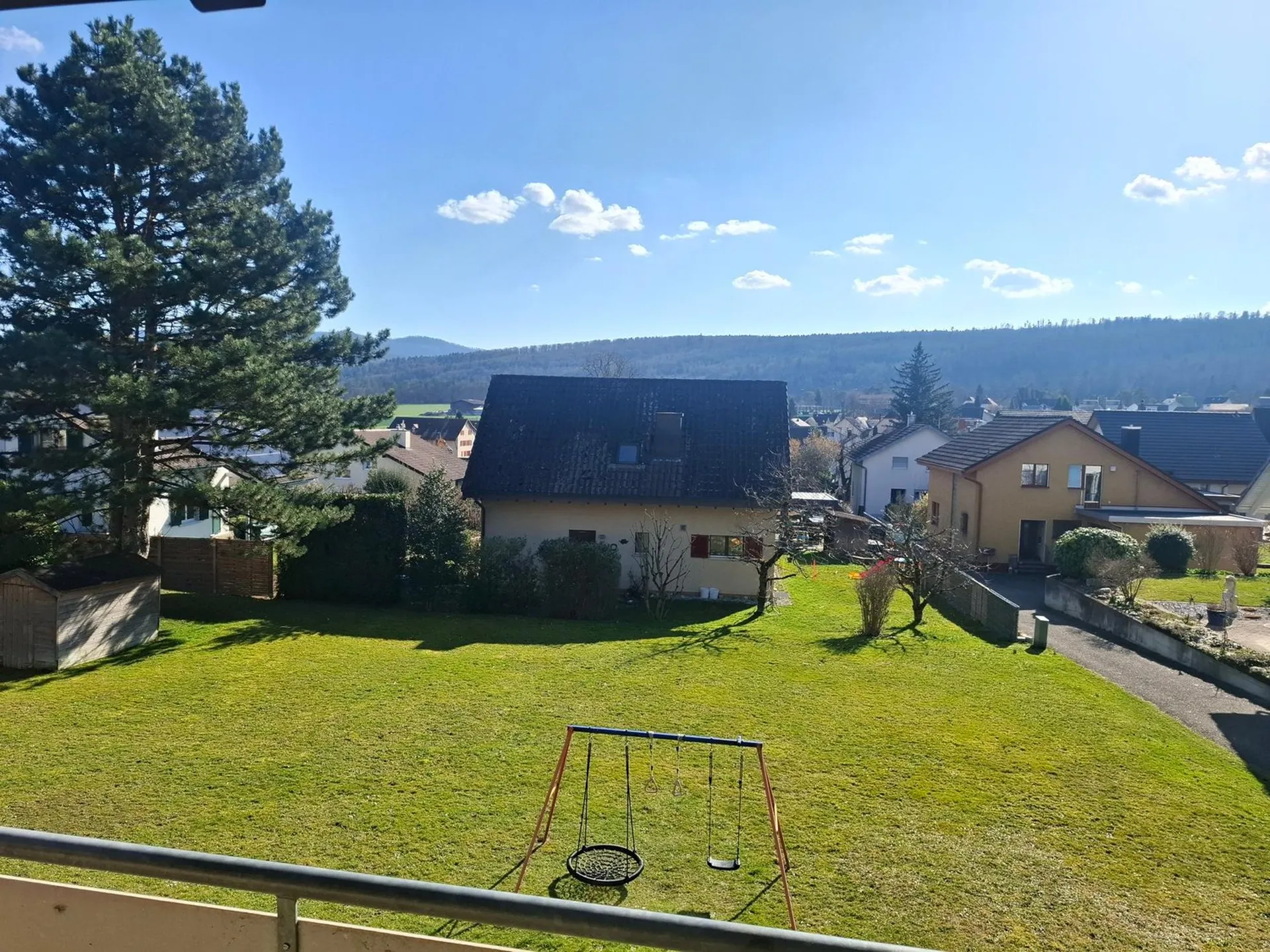 4.5-Zimmer-Wohnung mit Balkon in ruhiger Lage