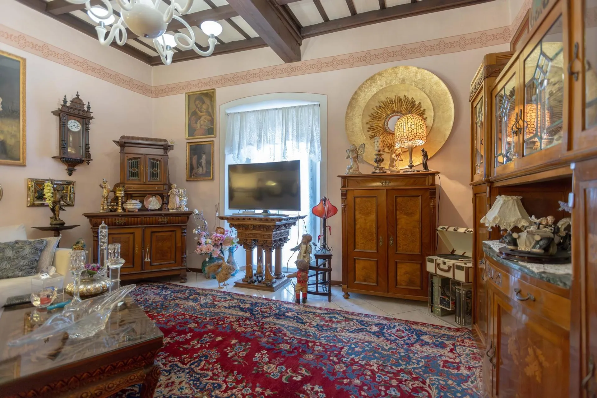 ROMANTICA VILLA STORICA 6.5 LOCALI CON CORTE A BRISSAGO