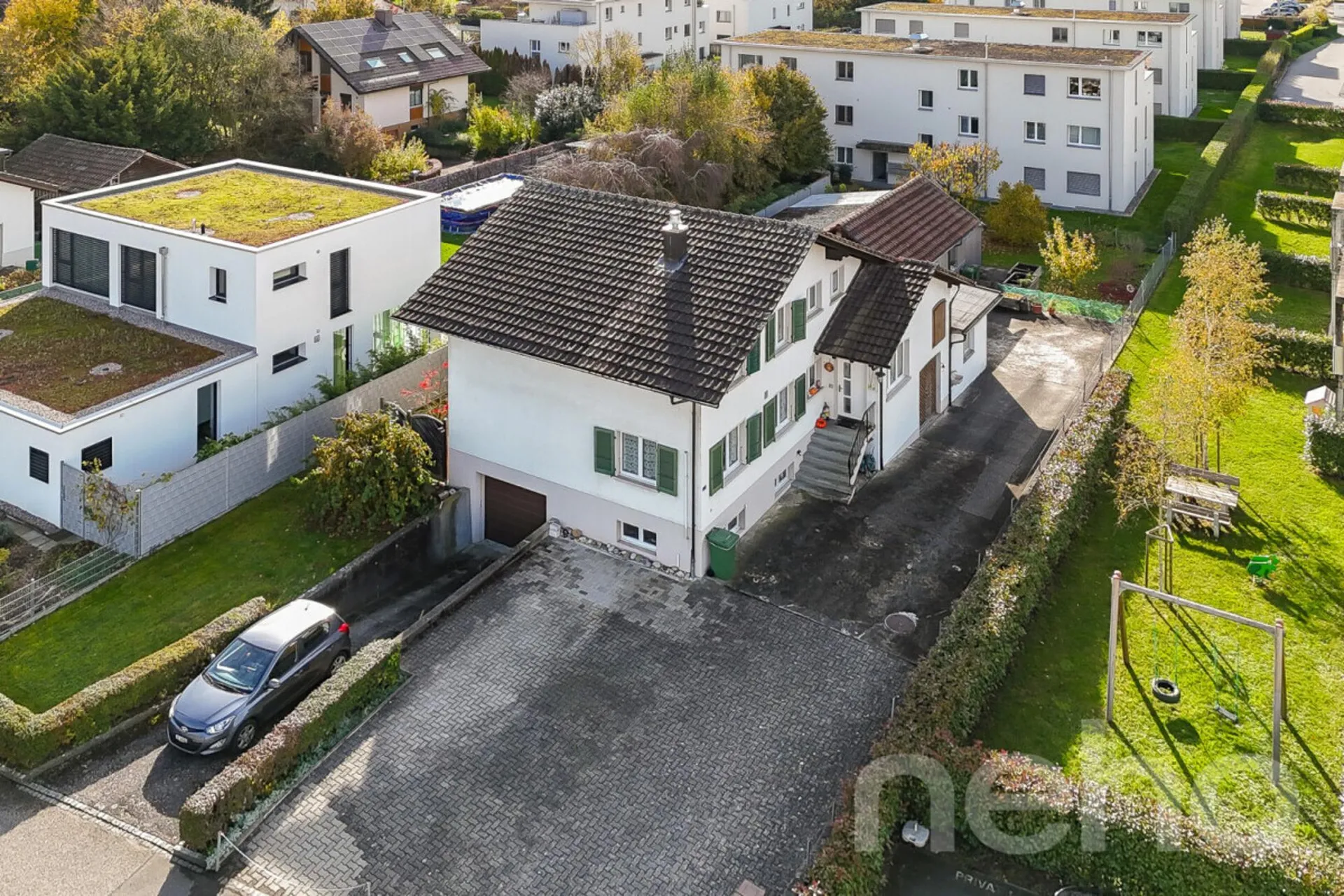 Familiendomiziel mit Dachgeschosswohnung, Werkstatt und Schopf