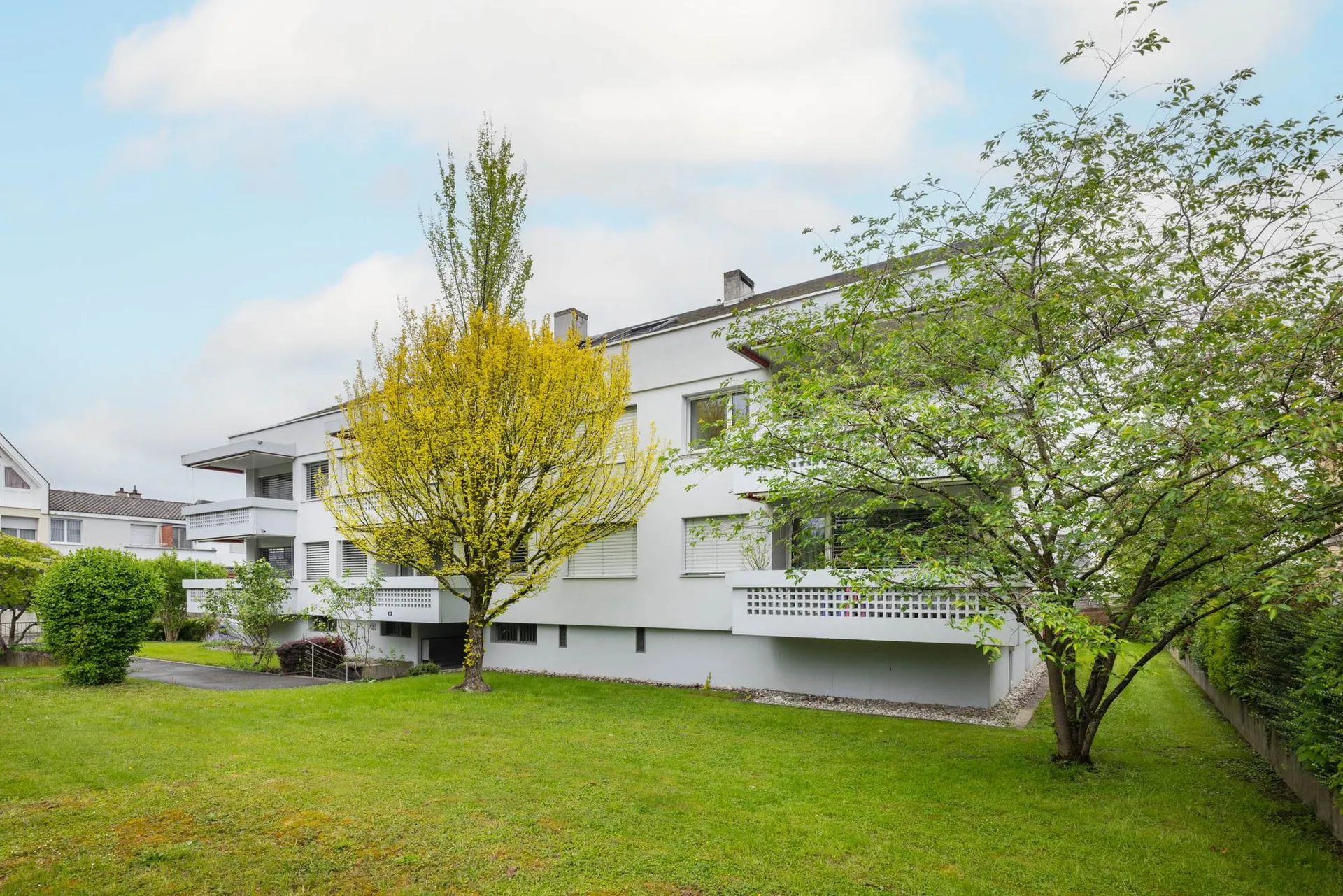 Sanierte 2.5-Zimmer-Dachwohnung 86m2 an zentraler Lage