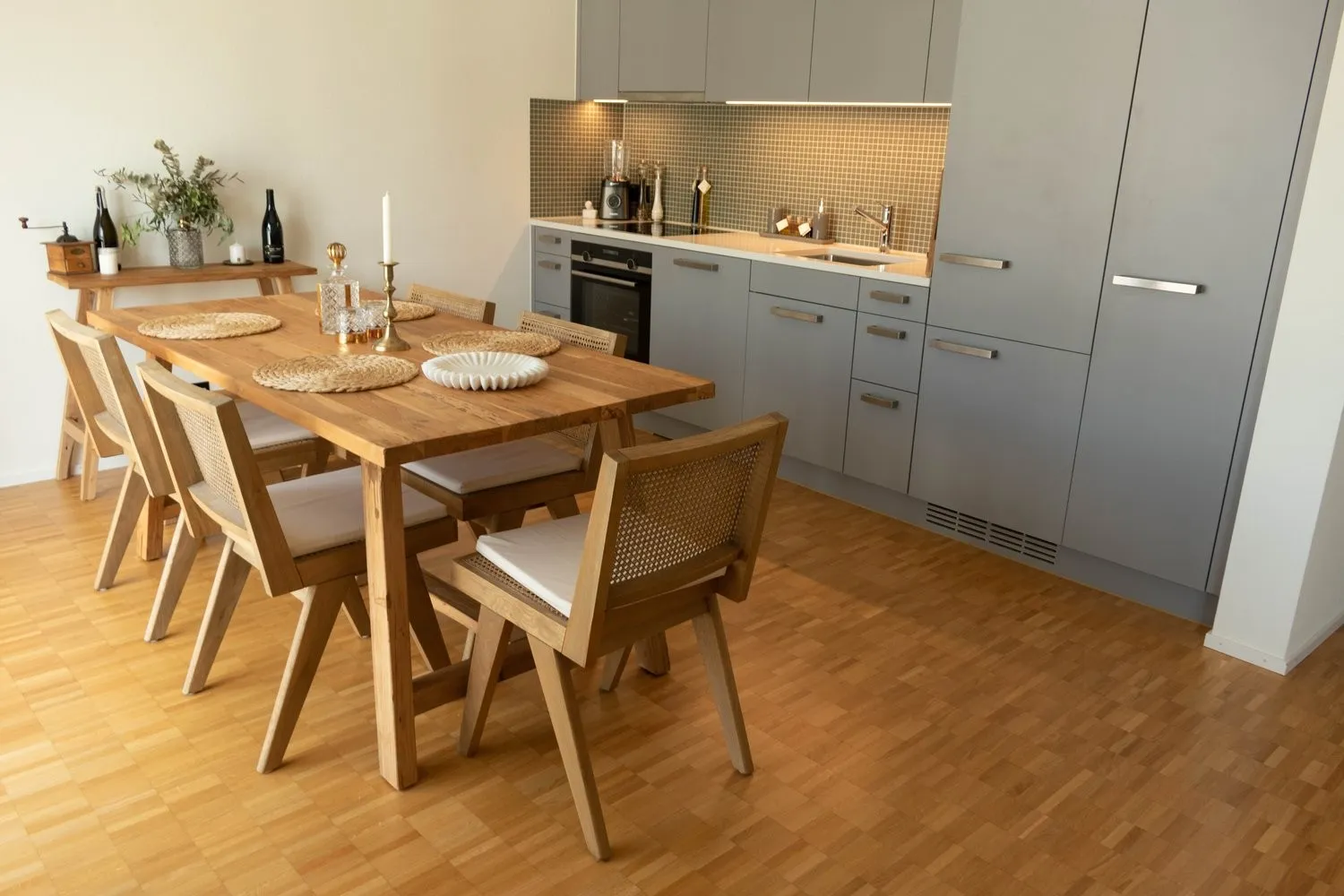 2½ ZI-WOHNUNG IN SCHLIEREN (ZH), MÖBLIERT, TEMPORÄR
