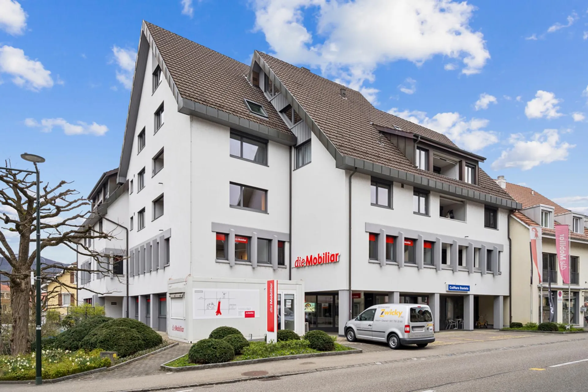 Gemütliche 3,5 Zimmer-Dachwohnung im Ortszentrum von Aesch