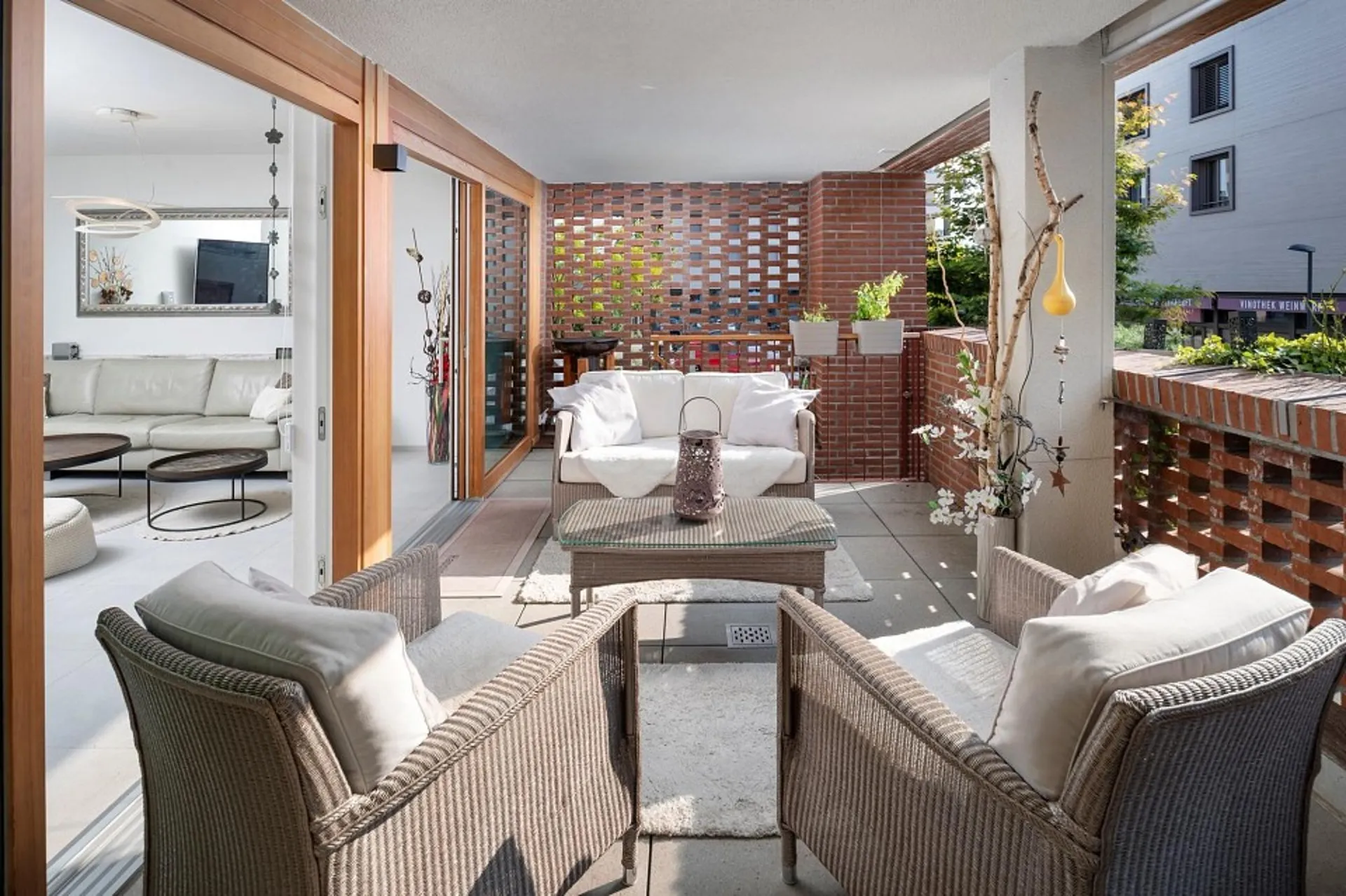 Moderne 2½-Zimmer-Wohnung im urbanen Leuen-Ensemble im steuergünstigen Uitikon Waldegg
