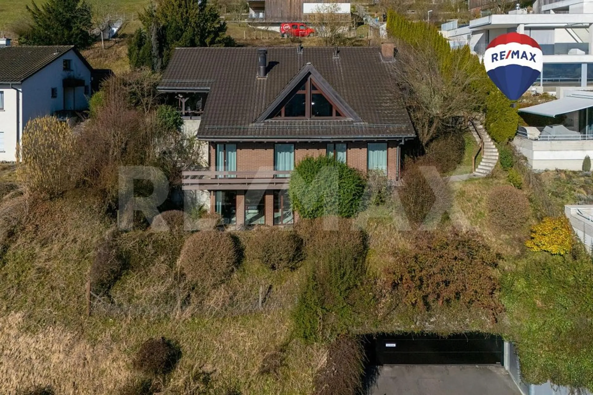 Exklusives 6.5-Zi.-Einfamilienhaus an begehrter Wohnlage
