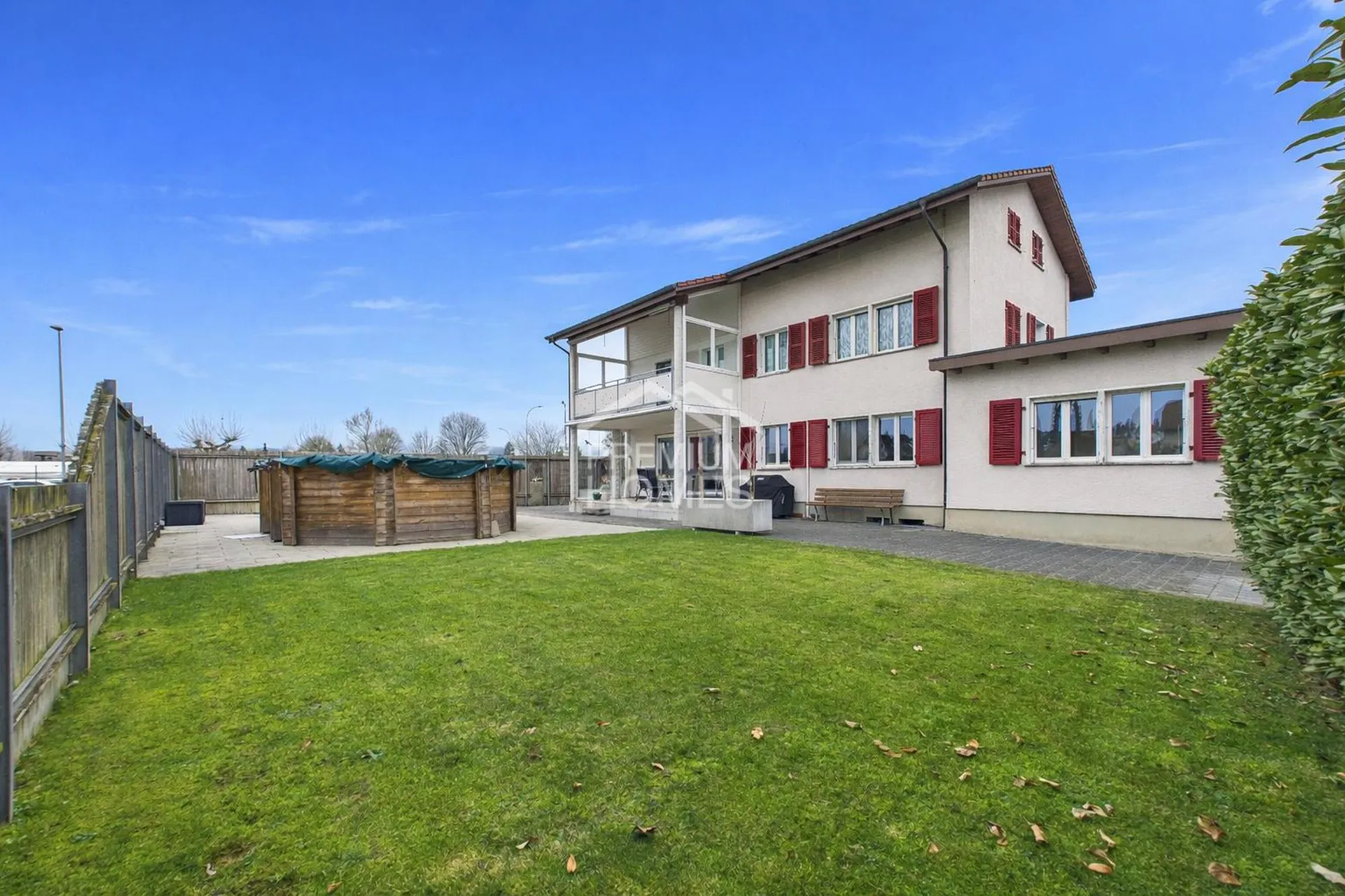 Mehrfamilienhaus mit zusätzlichem Gewerbeertrag