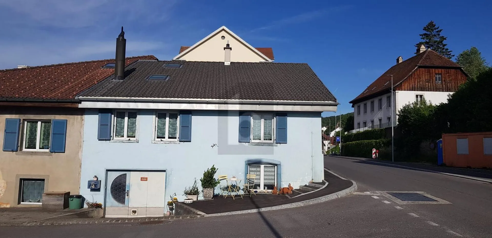 CHARME FAMILIAL AU CUR DU VILLAGE