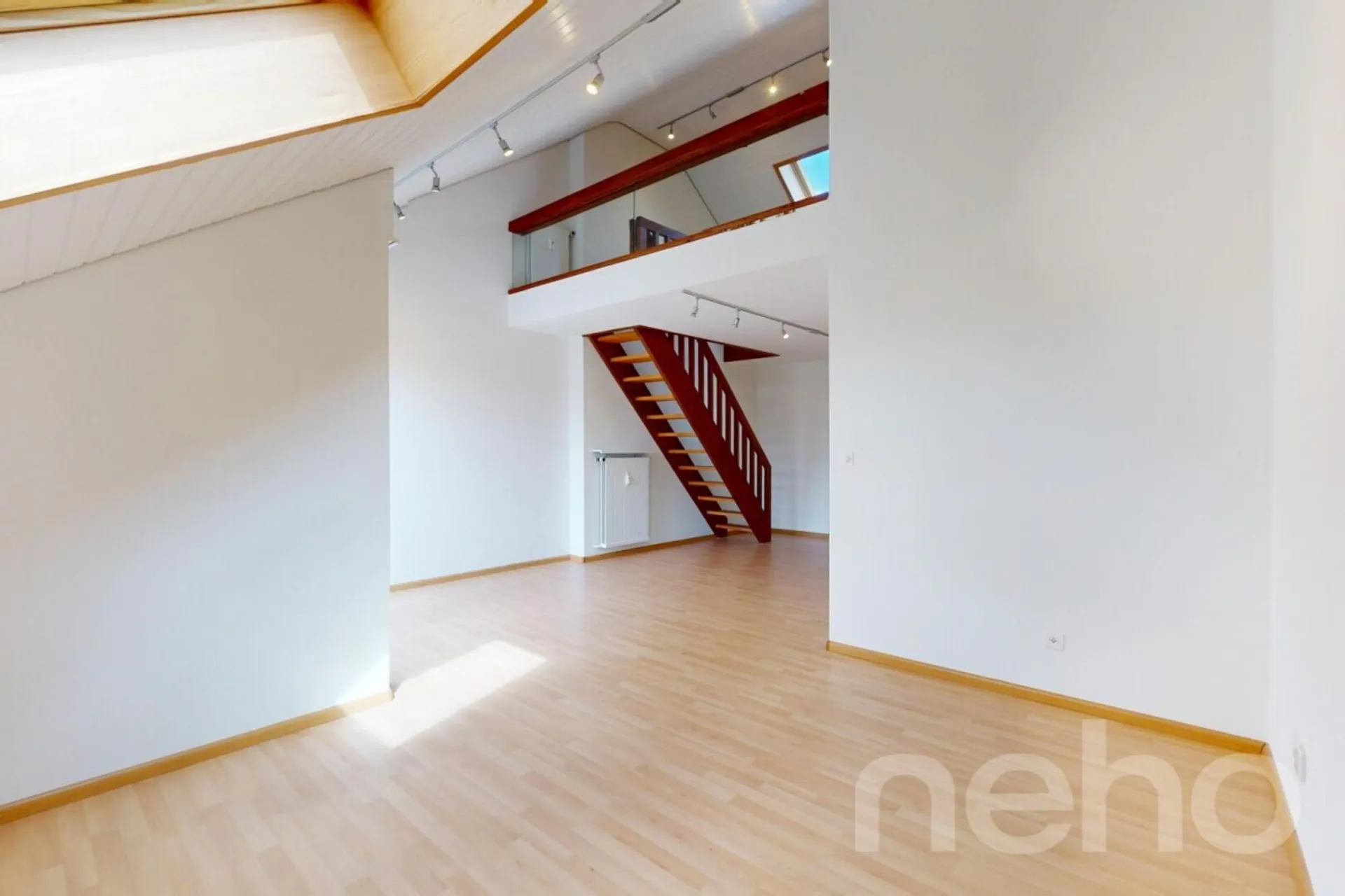 Stilvolle 2.5-Zimmer-Attikawohnung mit Balkon in Riehen