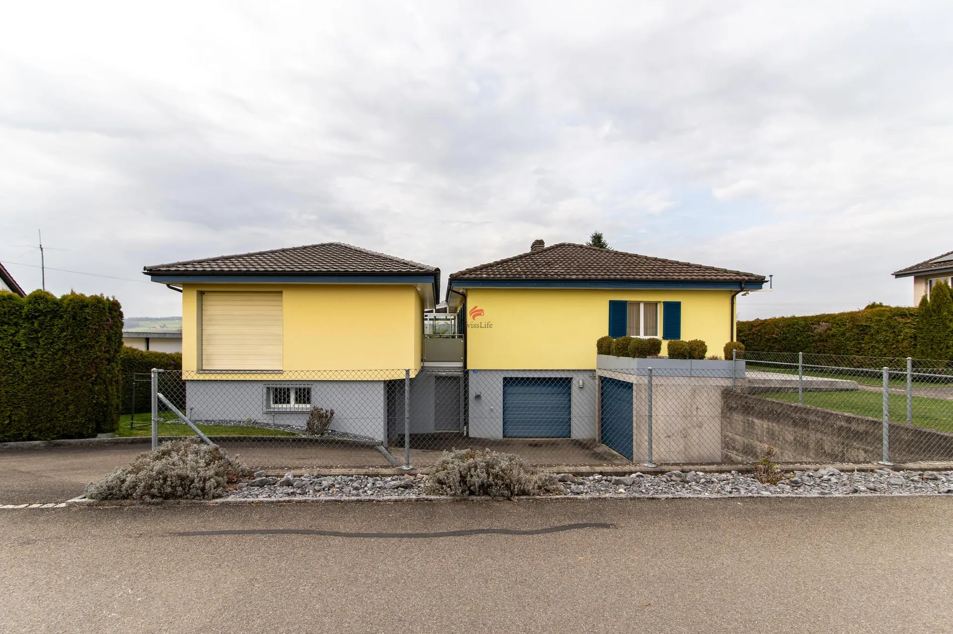Einfamilienhaus mit Werkstatt + Atelier