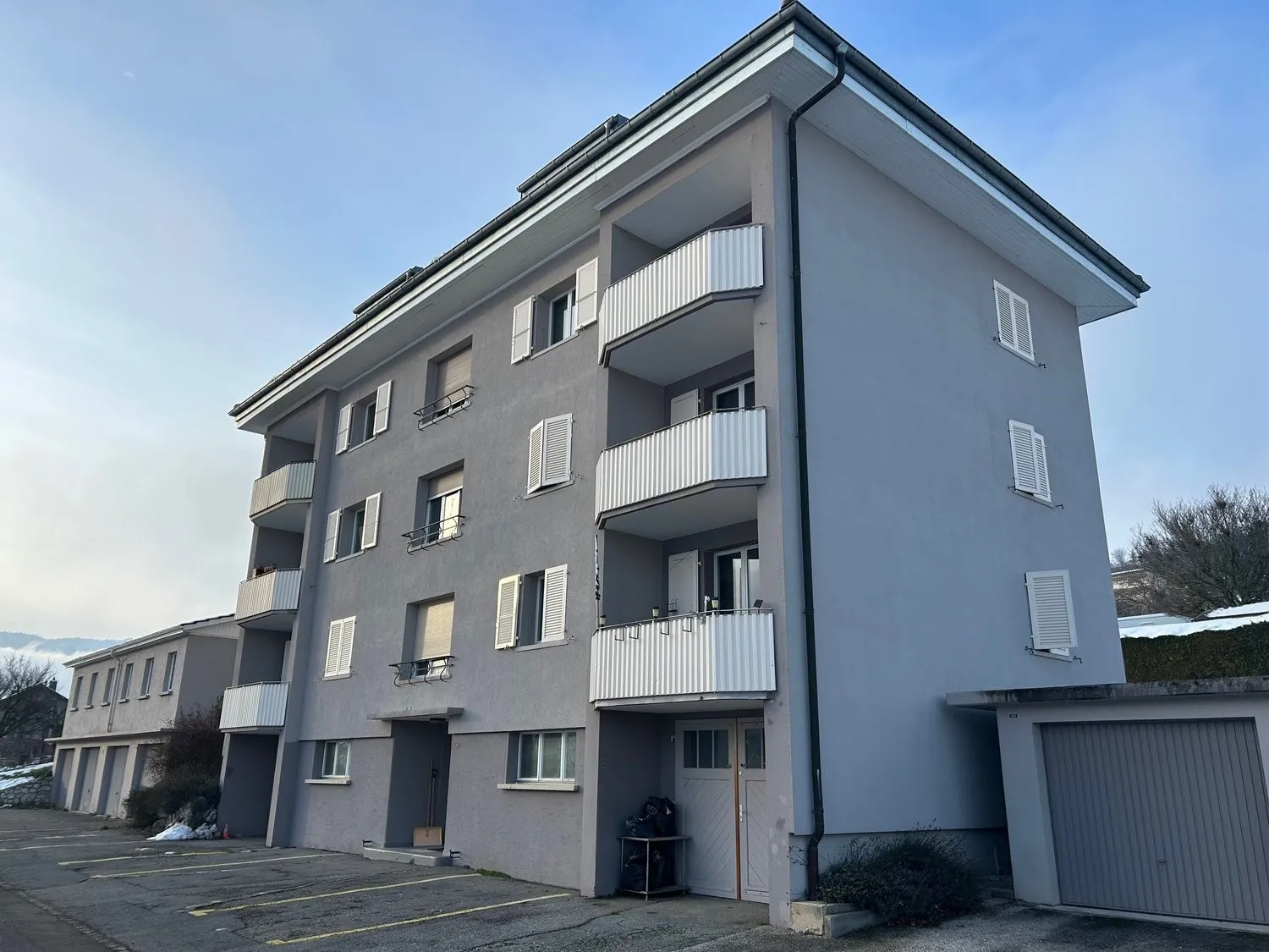 Appartement 4.5 pièces avec balcon à Ballaigues au 2ème étage