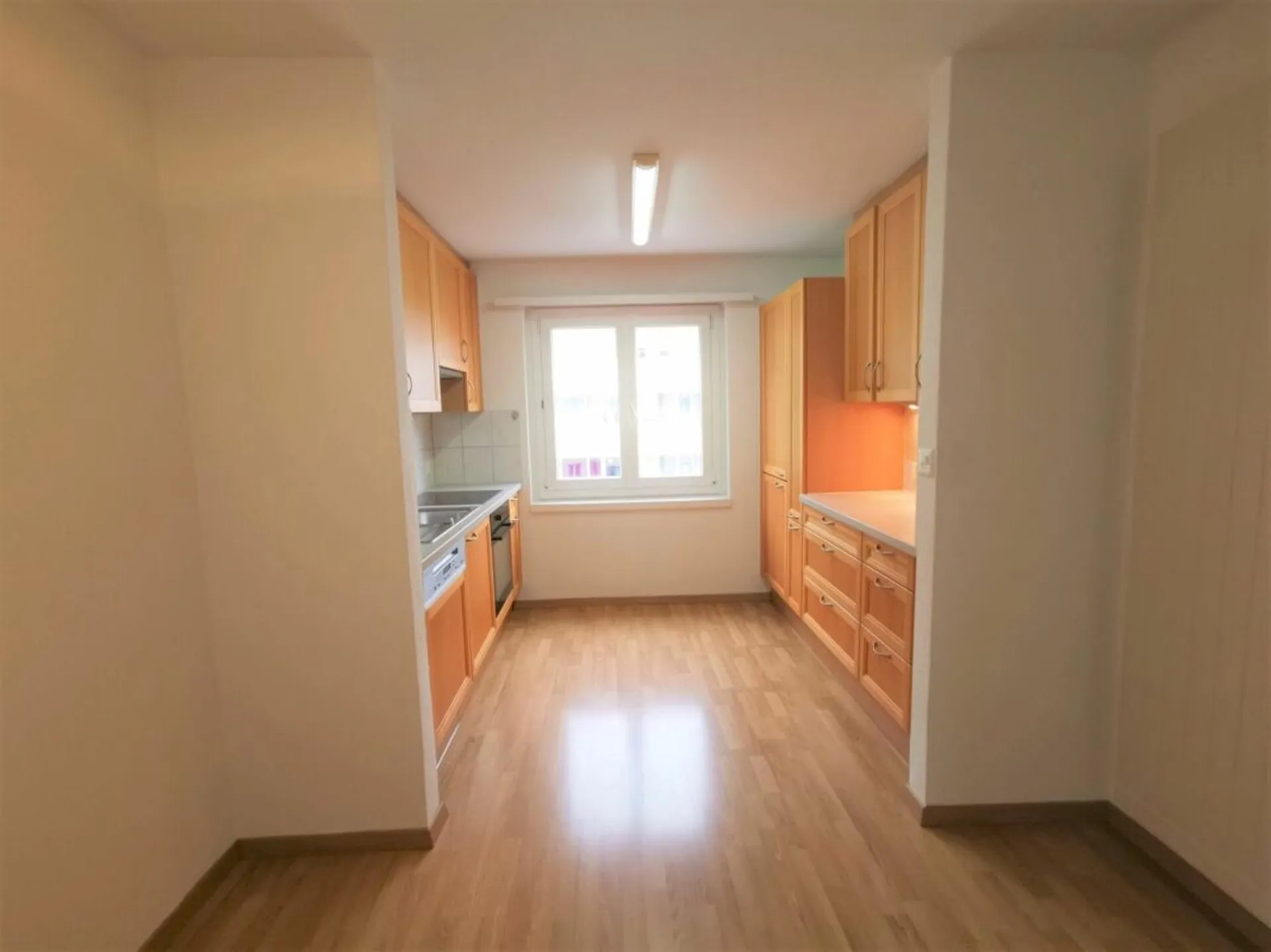 Helle und grosse 3.5 Zimmer Wohnung mit Balkon Nr. 3