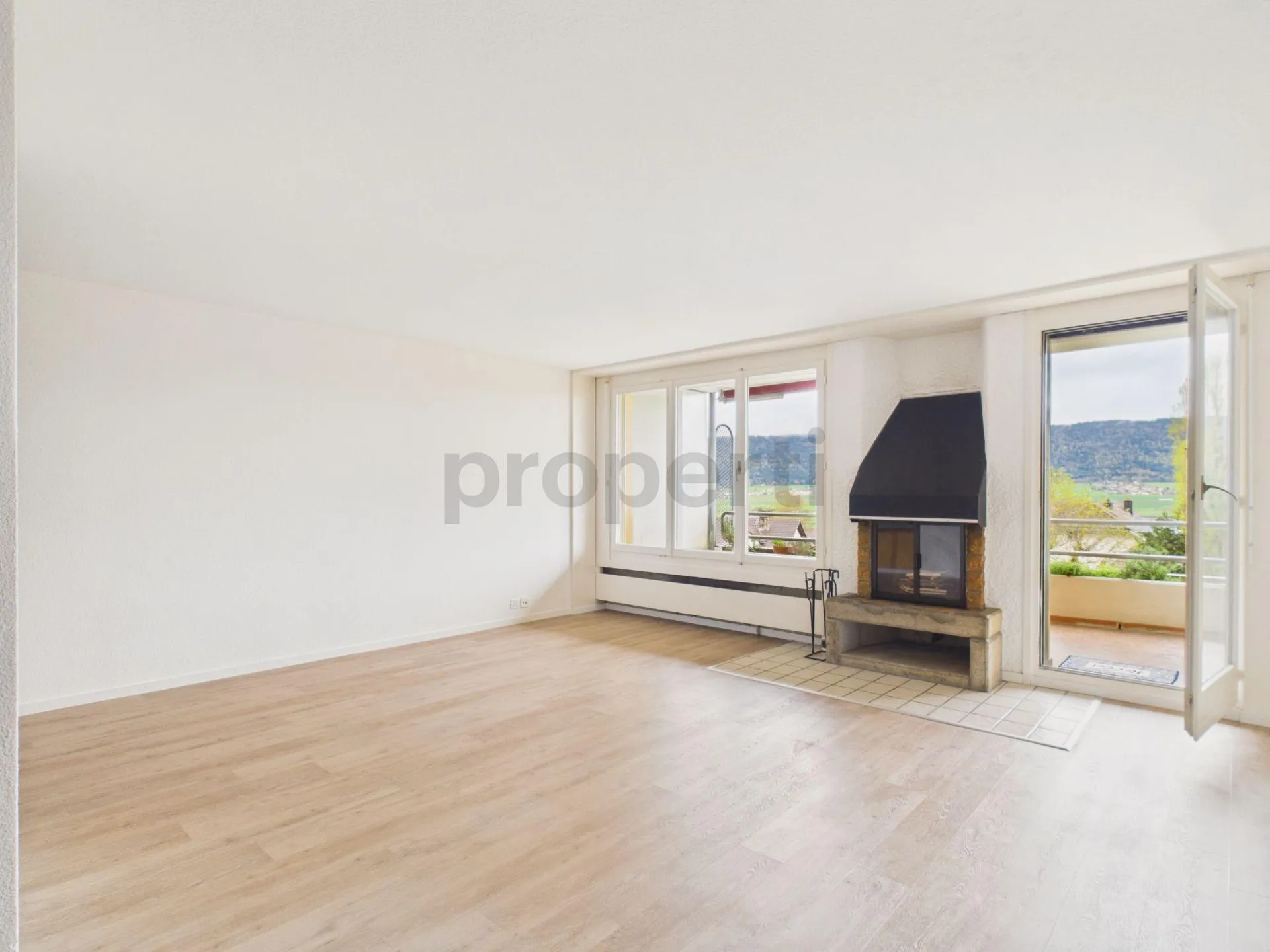 Spacieuse 4.5 pièces - maisonette avec balcon, Val-de-Ruz
