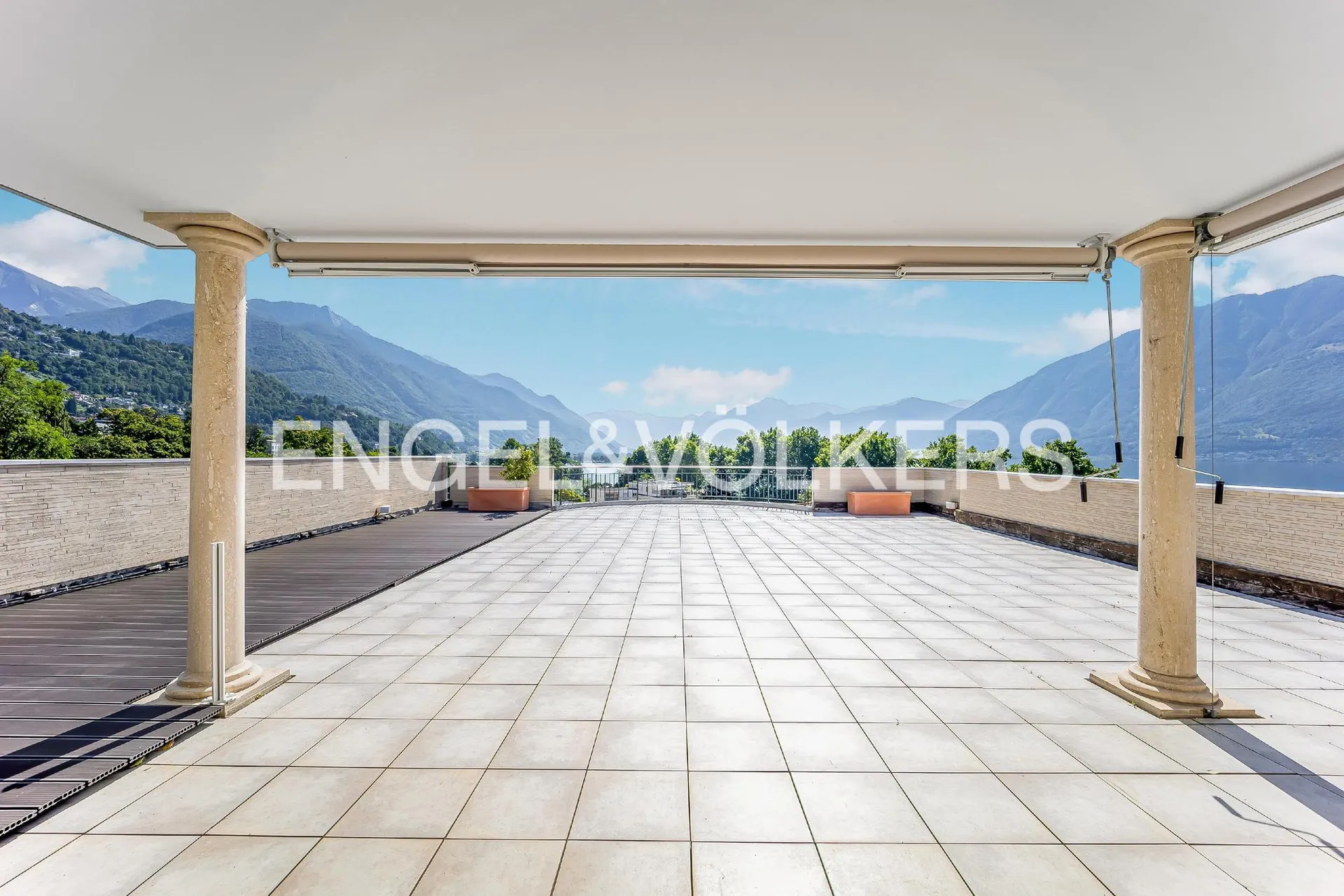 Penthouse mit Panoramaterrasse in Seenähe (113)