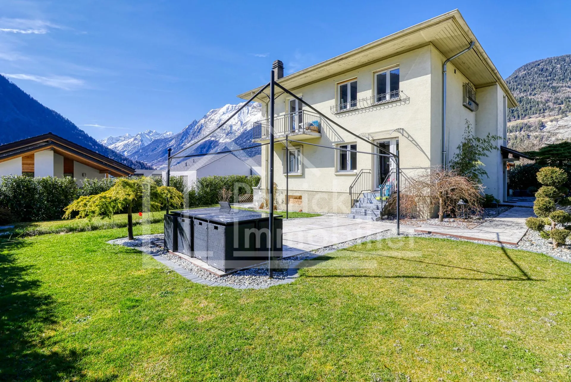 Villa avec deux logements indépendants à Vollèges