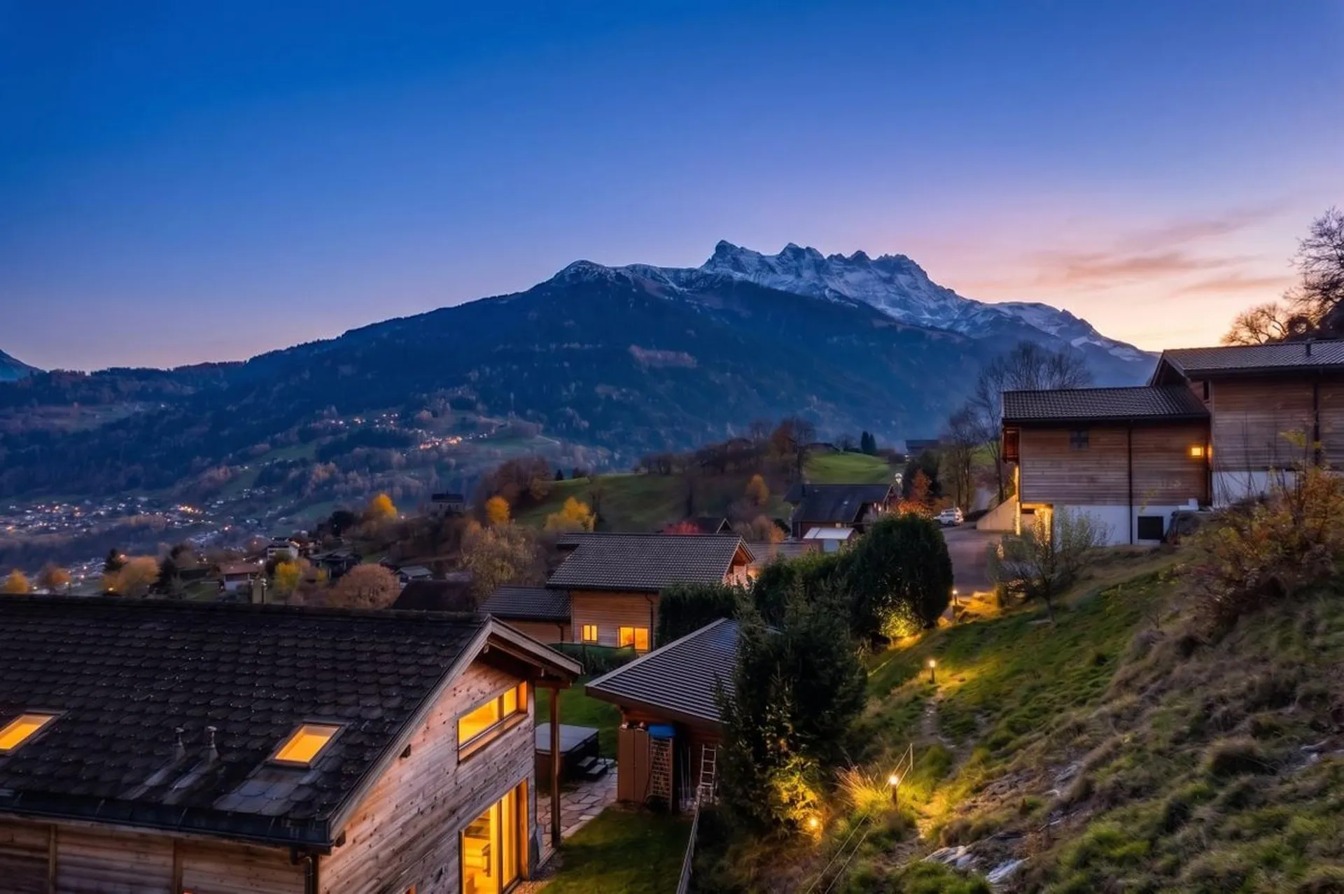 Chalet d'architecte inspiré des "raccards" avec magnifique vue imprenable.