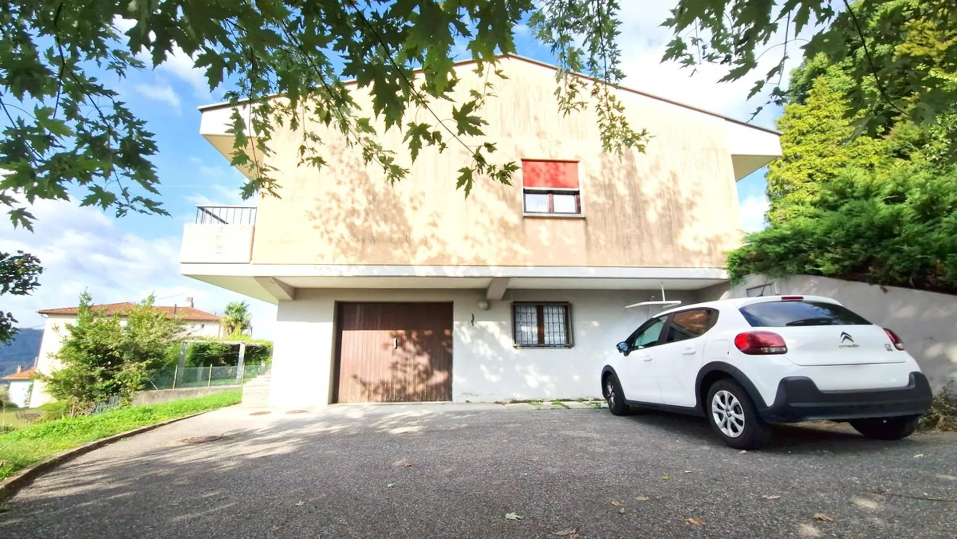 Appartamento 4.5 Locali Moderno e Confortevole a Vacallo: Spazio, Lusso e Comodità