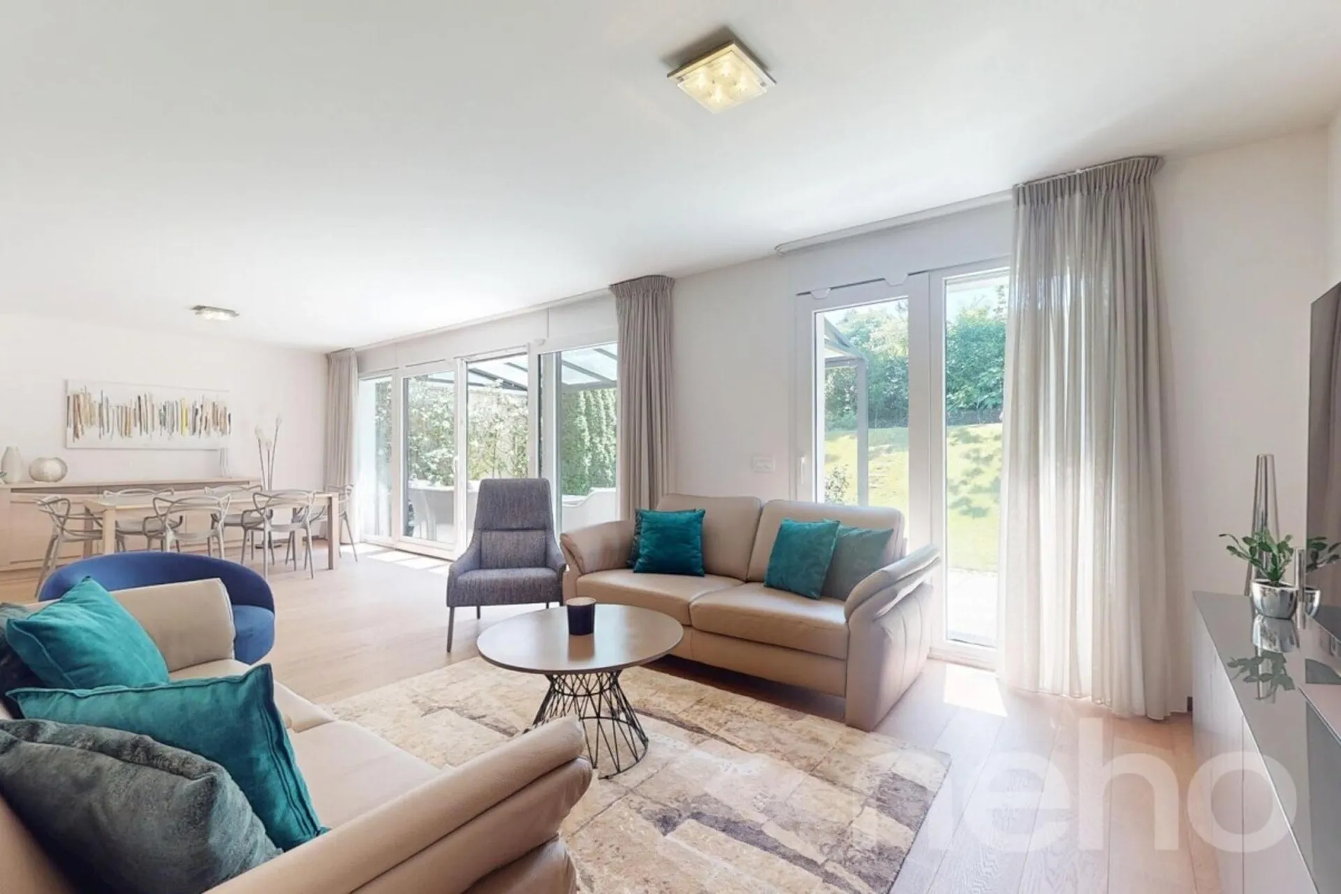 Jolie maison mitoyenne avec jardin, parfaitement entretenue