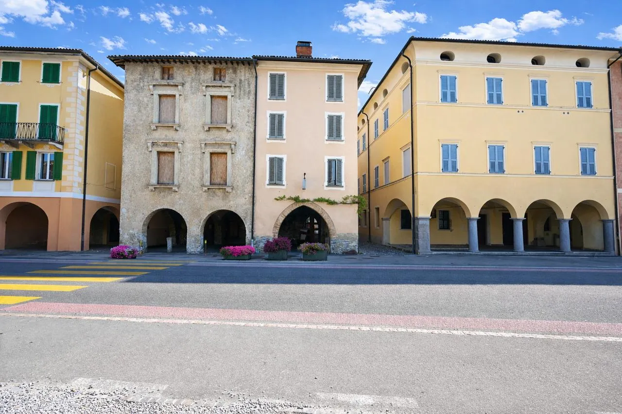 Casa Caratteristica nel Nucleo Storico di Bissone in Vendita