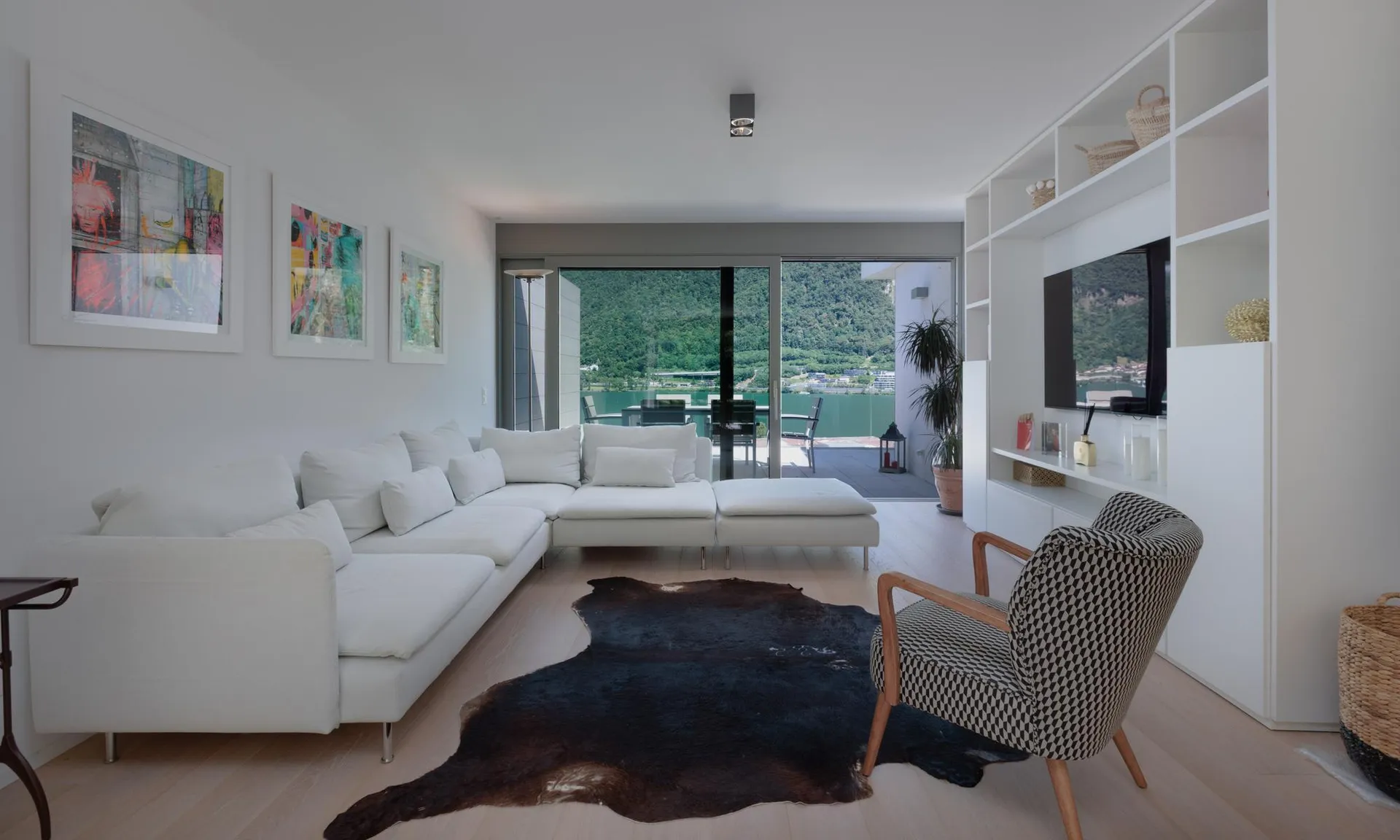 MERAVIGLIOSO 3.5 CON TERRAZZA VISTA LAGO A RIVA SAN VITALE