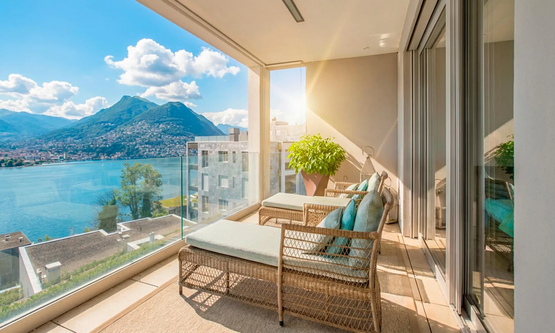 PRESTIGIOSO ATTICO 6.5 CON ROOFTOP E VISTA LAGO A PARADISO