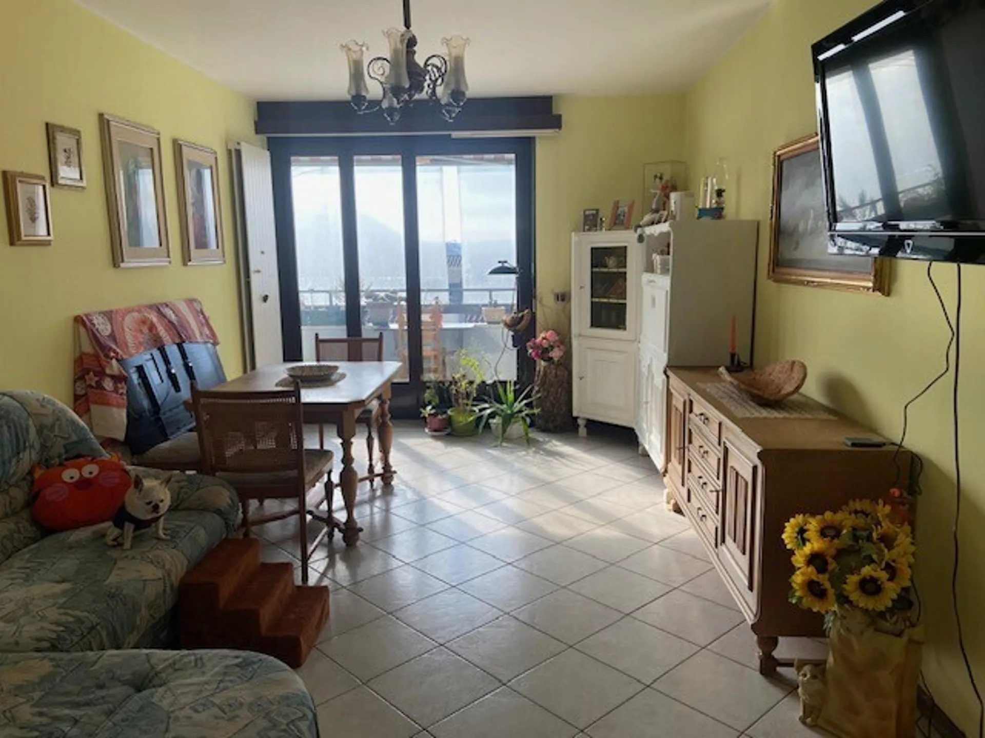 4.5 LOCALI ULTIMO PIANO CON POSTI AUTO A MORBIO INFERIORE