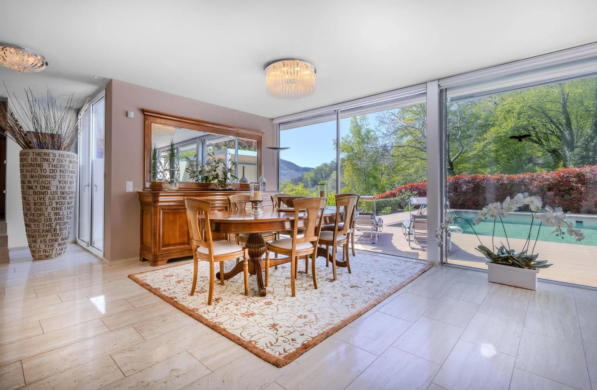 STUPENDA VILLA NEL VERDE CON PISCINA VISTA LAGO A CARONA