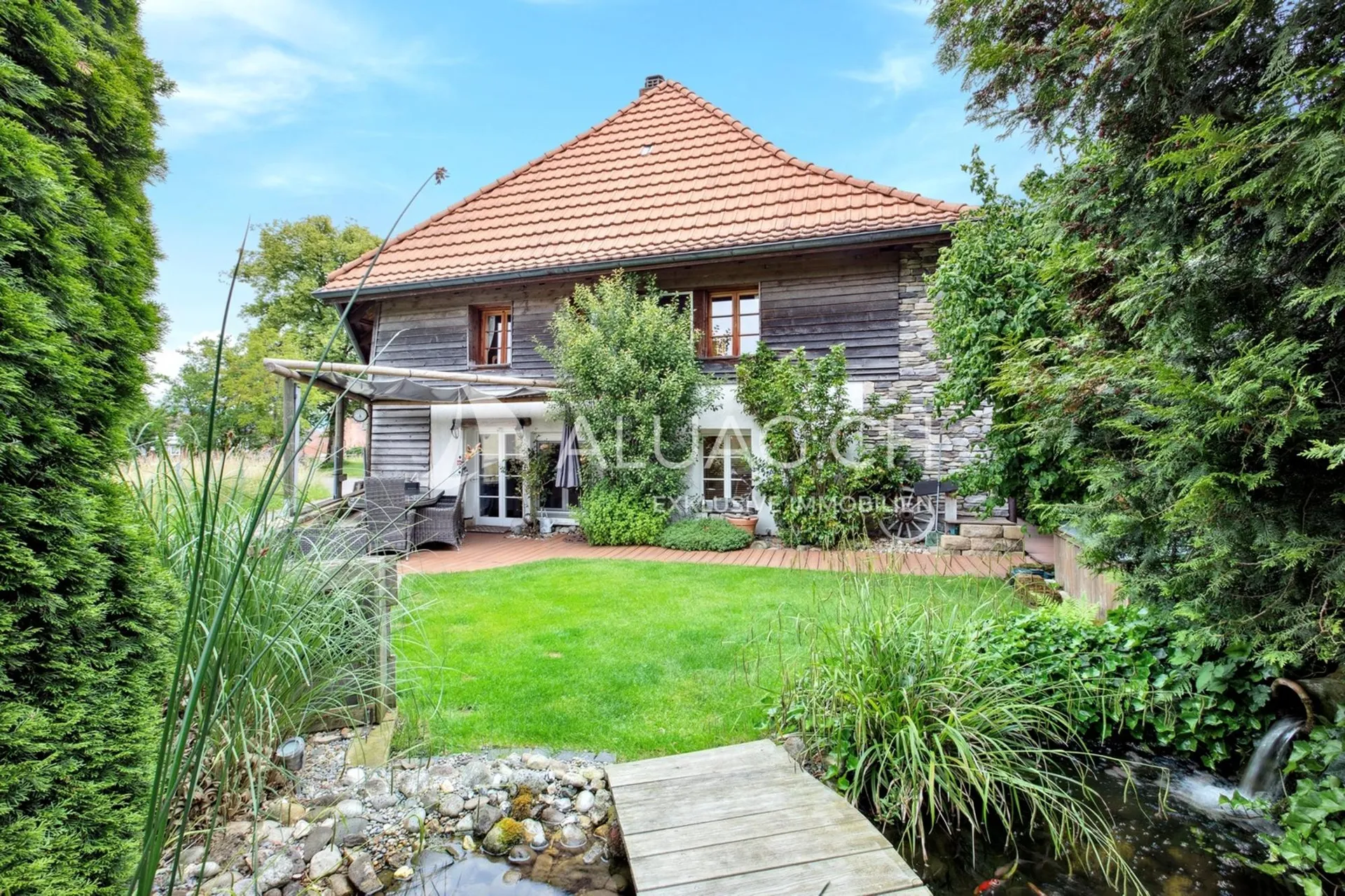 RENOVIERTES  ZOLLHAUS ALS IDYLLISCHE OASE