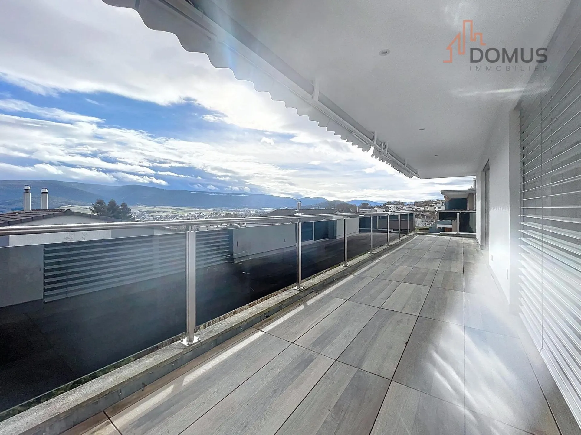 Attique lumineux de 3,5 pièces avec terrasse panoramique de 55 m² à Delémont