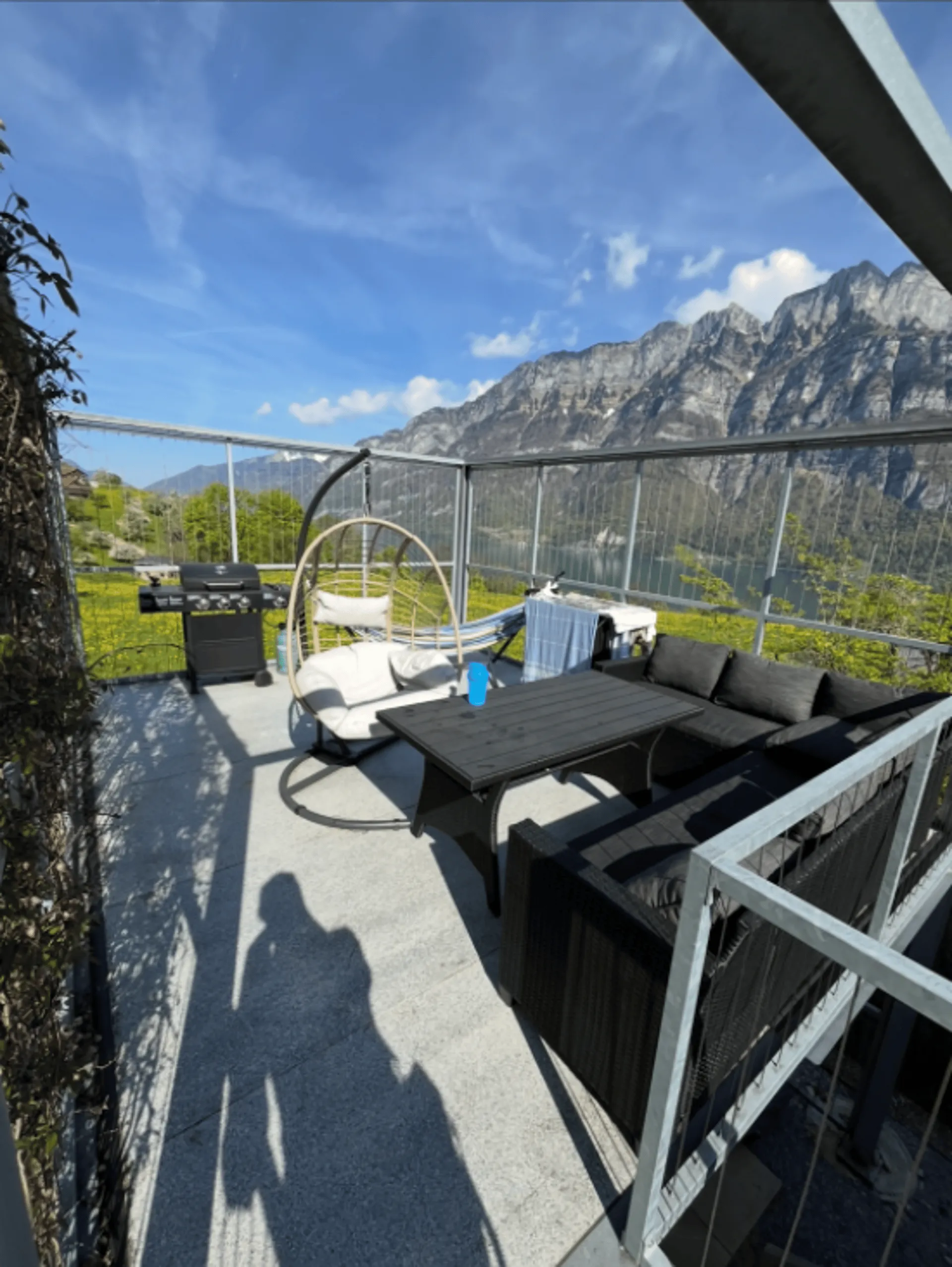 Ruhig gelegene 4.5 Maisonette-Wohnung mit herrlichem See- und Bergblick in Quarten