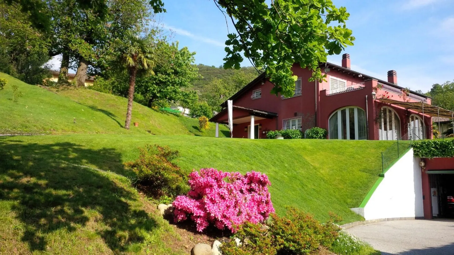 Luxury villa for rent – confidential negotiation