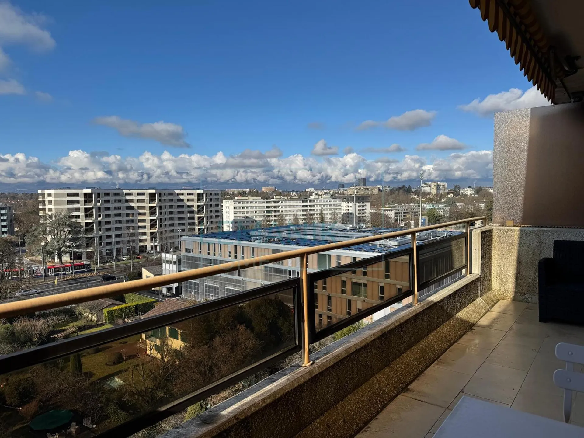 Superbe appartement lumineux avec terrasse ? proche CEVA et centre de Genève