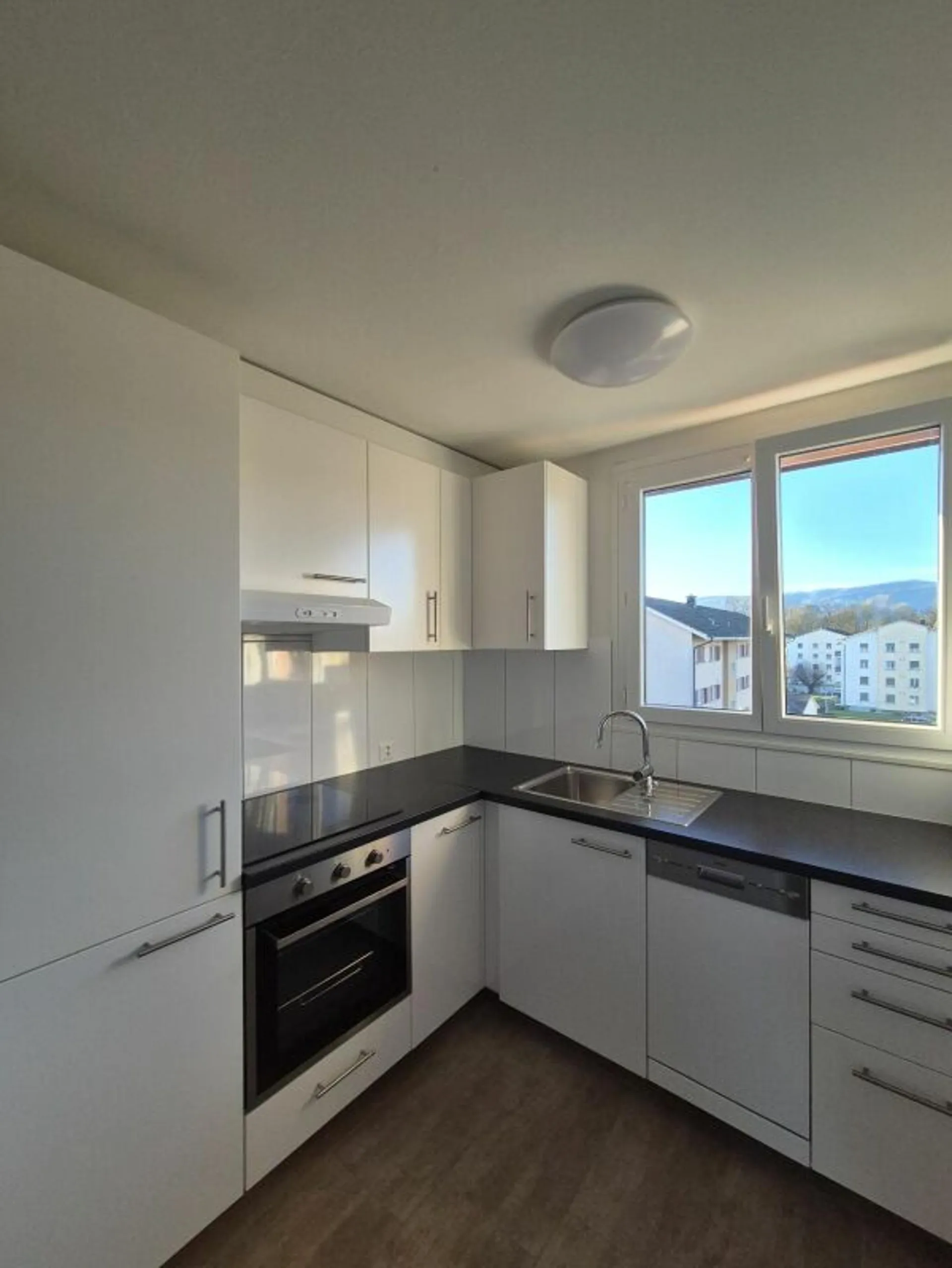 schöne 2.5 Zimmer Wohnung an ruhiger Lage