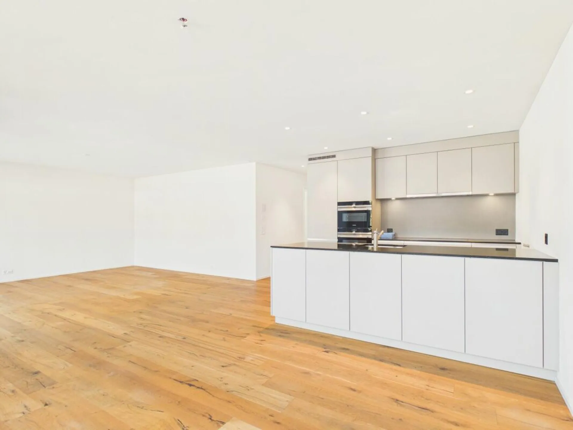 Geräumige 4.5-Zimmer-Wohnung mit Balkon und Garage in Menziken
