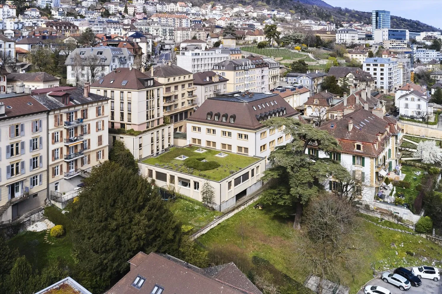 Idéalement situé - A côté du Palais du Peyrou