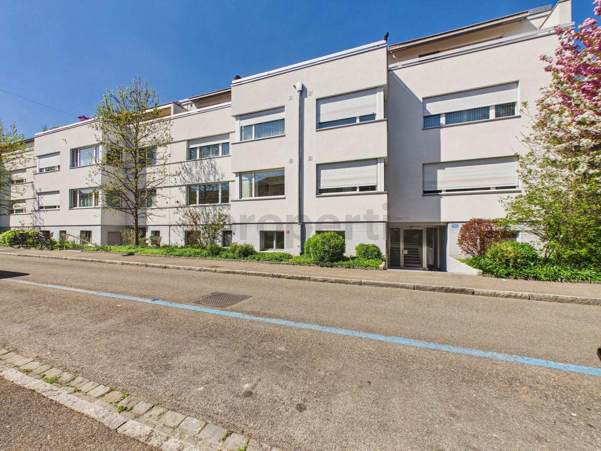 Grosszuegige 4.5-Zimmer-Wohnung mit Balkon, Basel