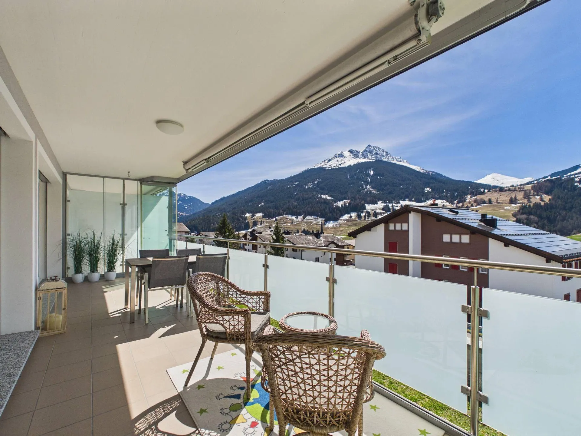 Moderne Wohnung mit sonnigem Balkon und traumhafter Aussicht (1. und 2. Wohnsitz)