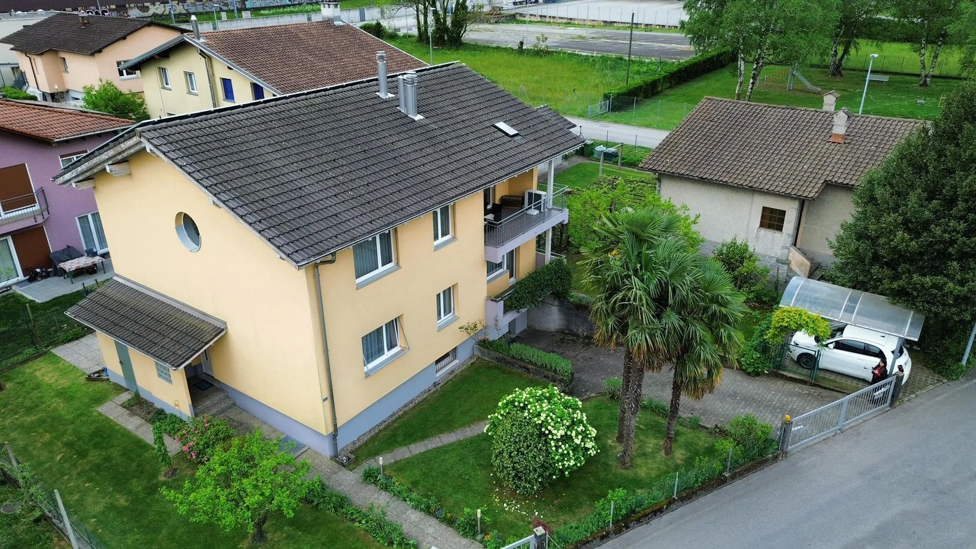 Spaziosa casa indipendente 8.5 locali con ampio giardino, Giubiasco