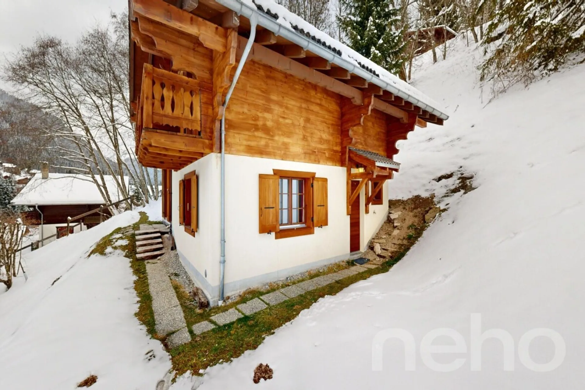 Exclusif : Chalet de 4 chambres avec garage