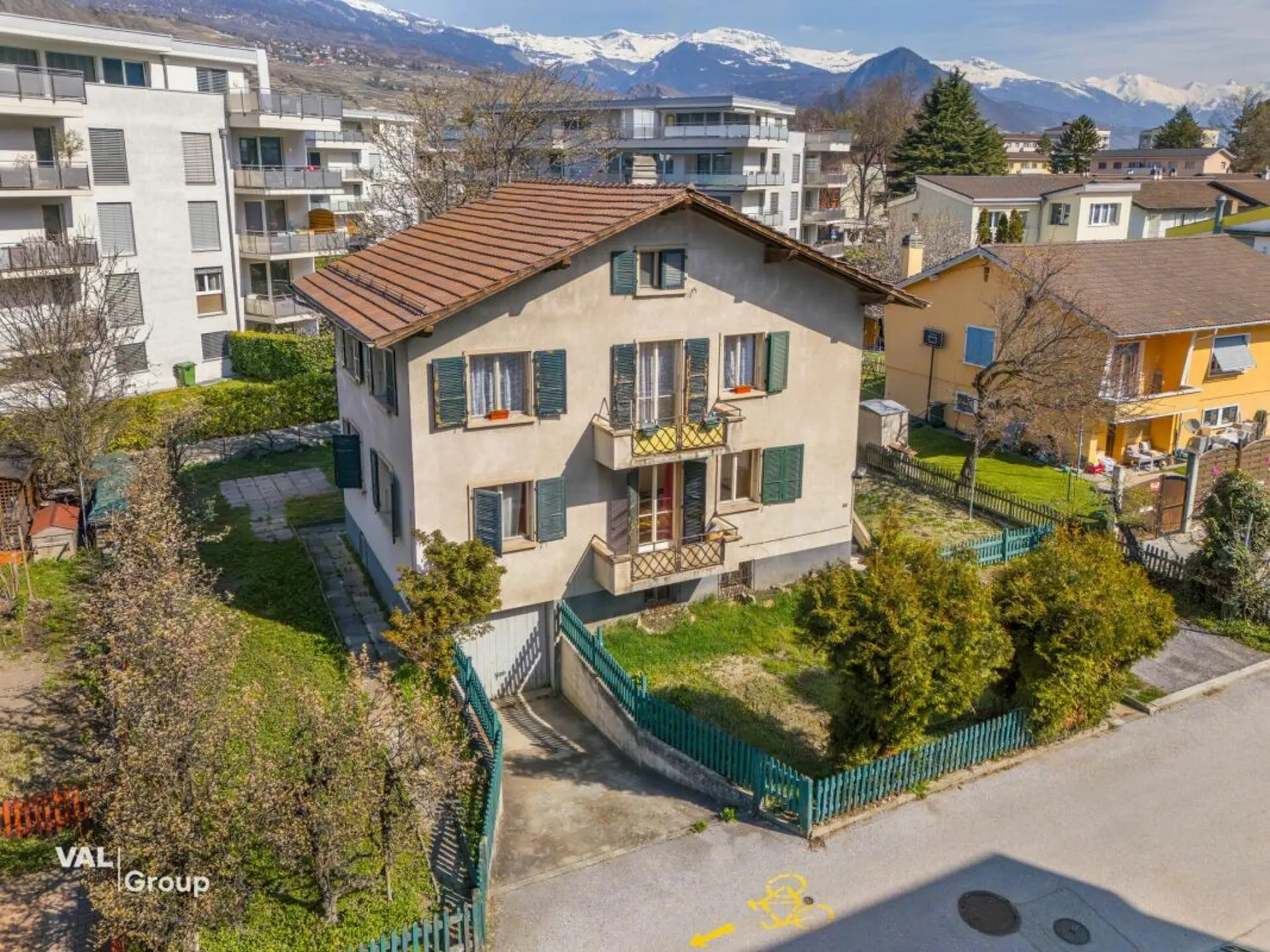Un bien rare au coeur de Champsec, entre rendement et potentiel