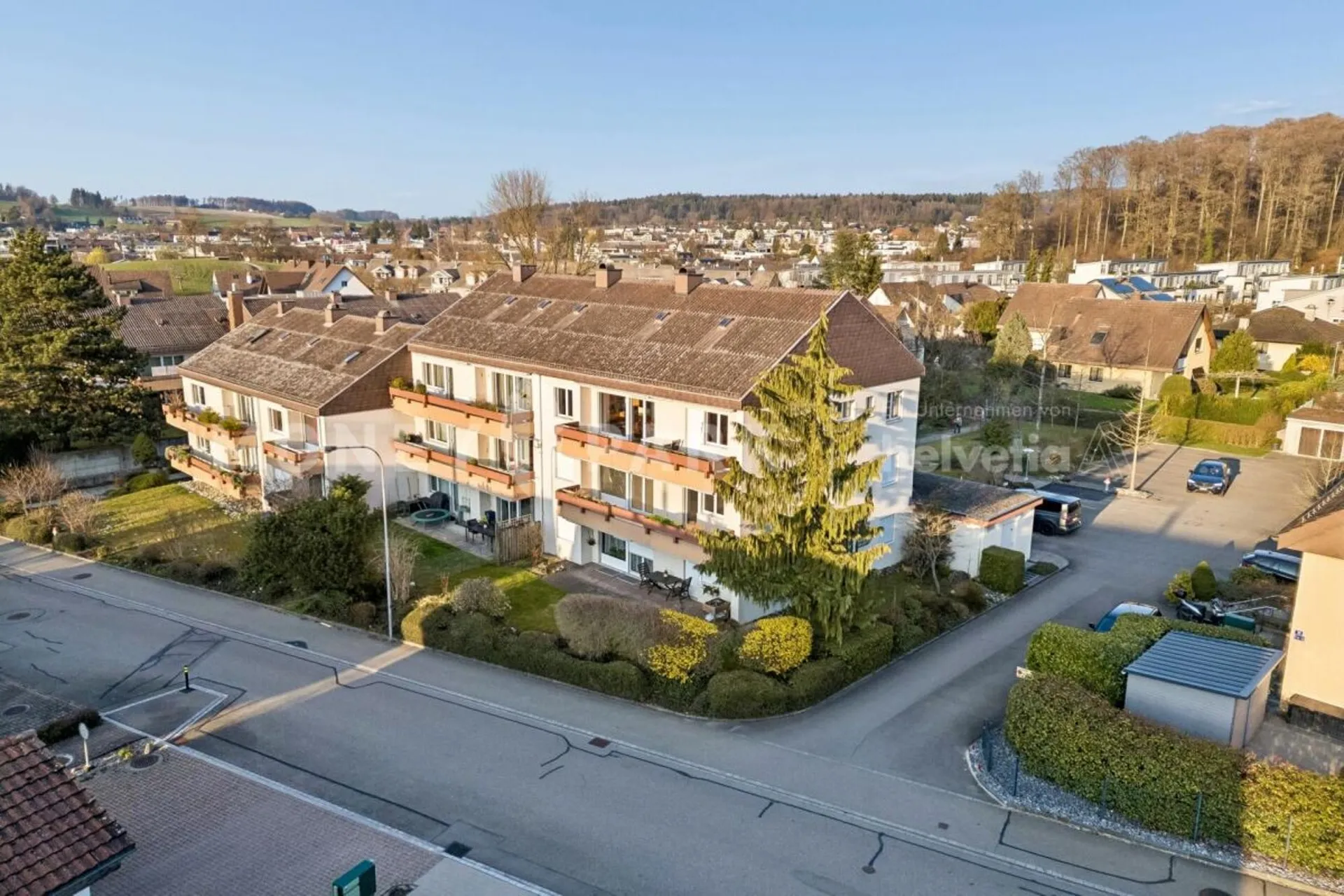 Attraktive 3.5-Zimmer-Etagenwohnung mit grossem und kleinem Balkon
